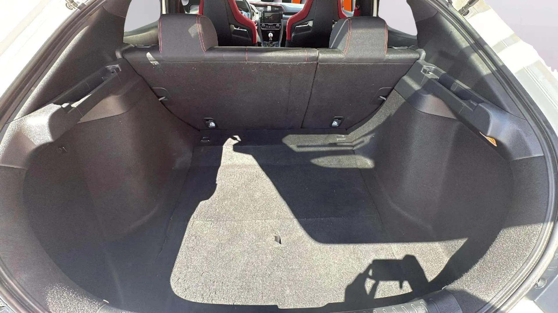 Honda Civic 2.0 I-VTEC Turbo Type R GT - foto 12