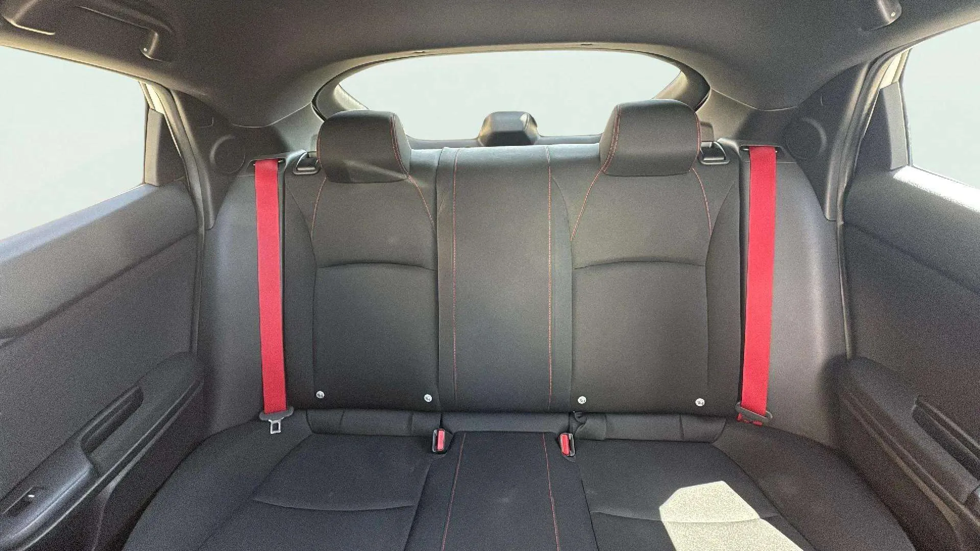 Honda Civic 2.0 I-VTEC Turbo Type R GT - foto 11