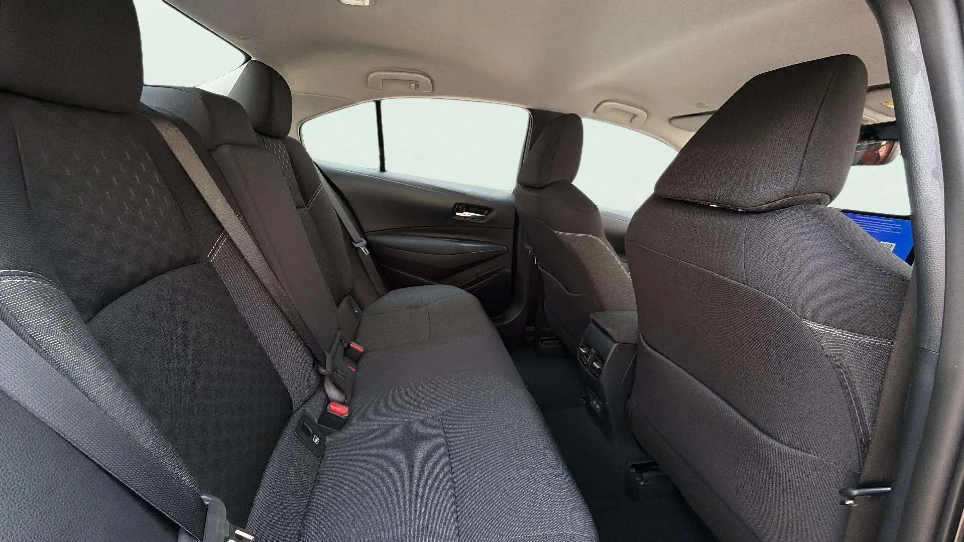 Toyota Corolla 140H Eco - foto 23