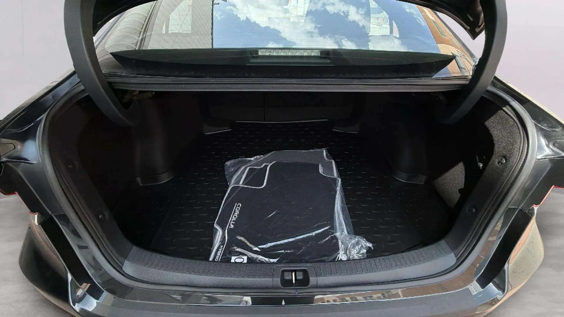 Toyota Corolla 140H Eco - foto 25