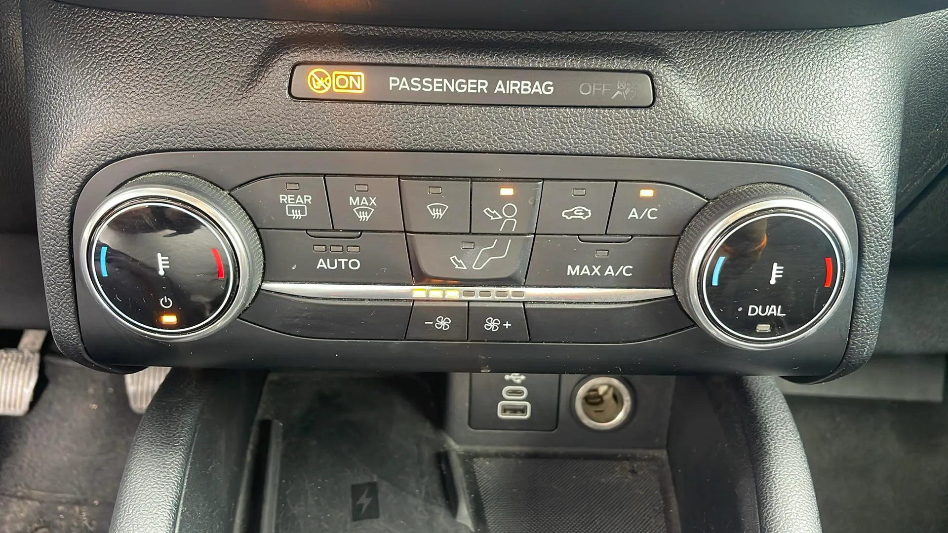 Ford Kuga ST-Line 1.5T EcoBoost - foto 26