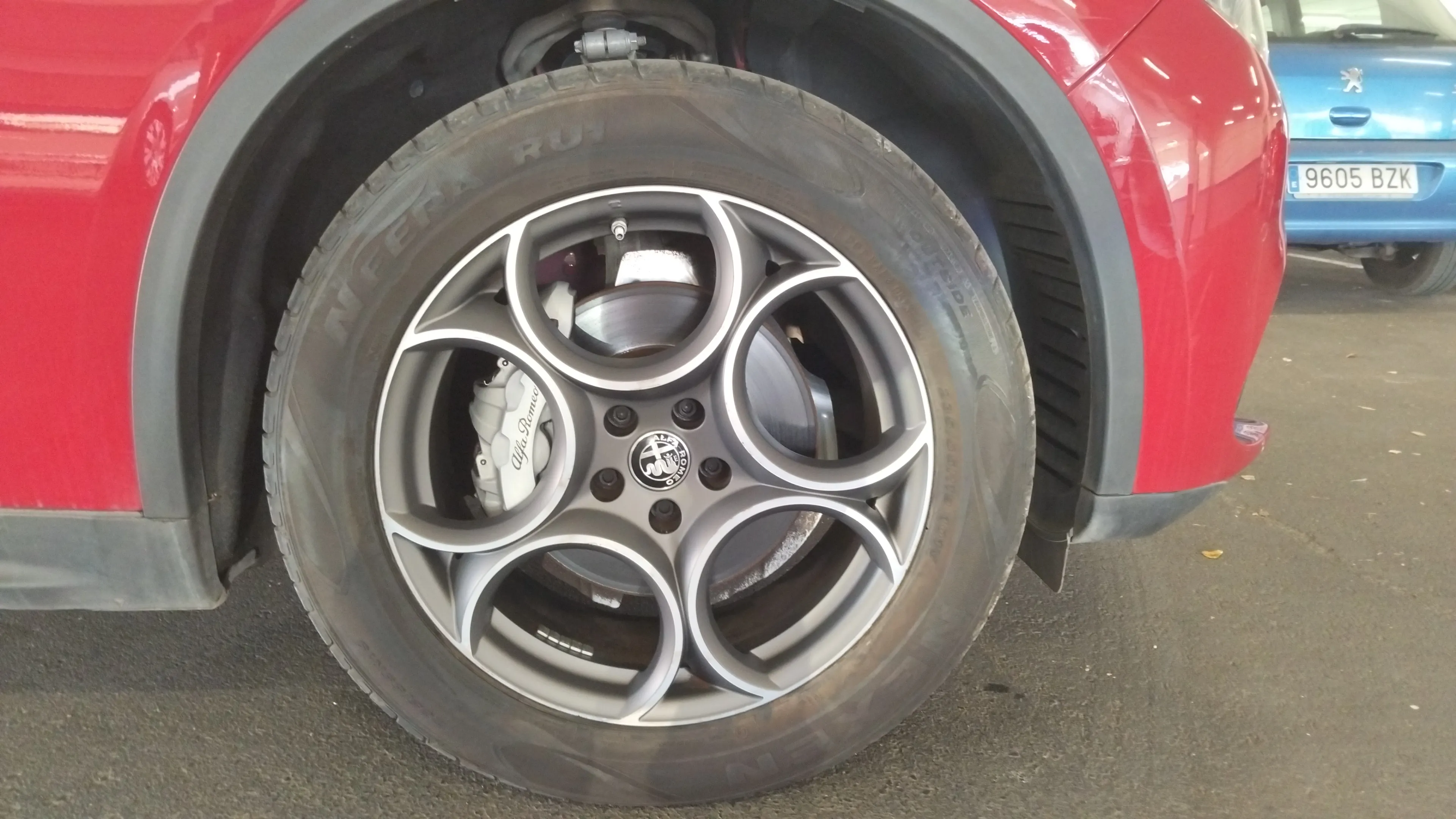 Alfa Romeo Stelvio 2.0 Gasolina Sprint Q4 - foto 9