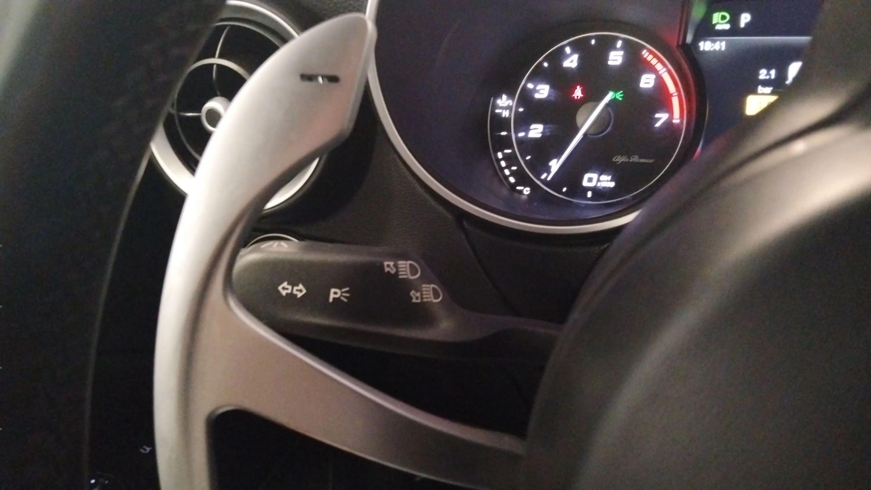 Alfa Romeo Stelvio 2.0 Gasolina Sprint Q4 - foto 11