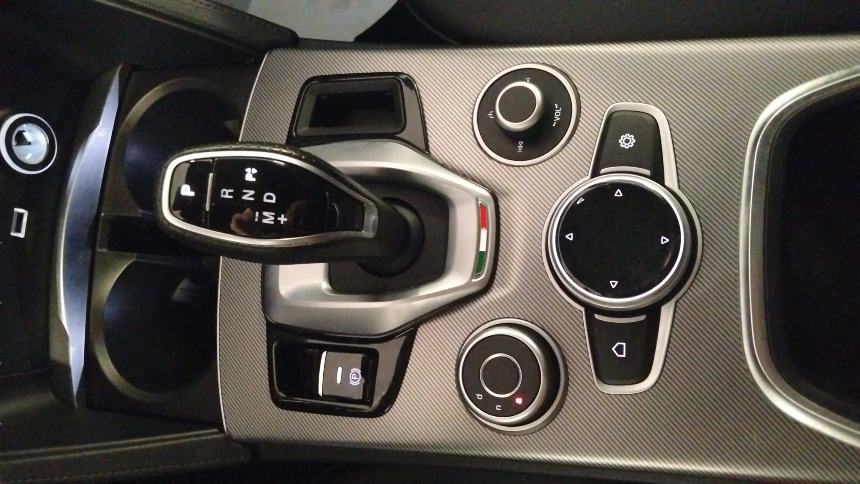 Alfa Romeo Stelvio 2.0 Gasolina Sprint Q4 - foto 27