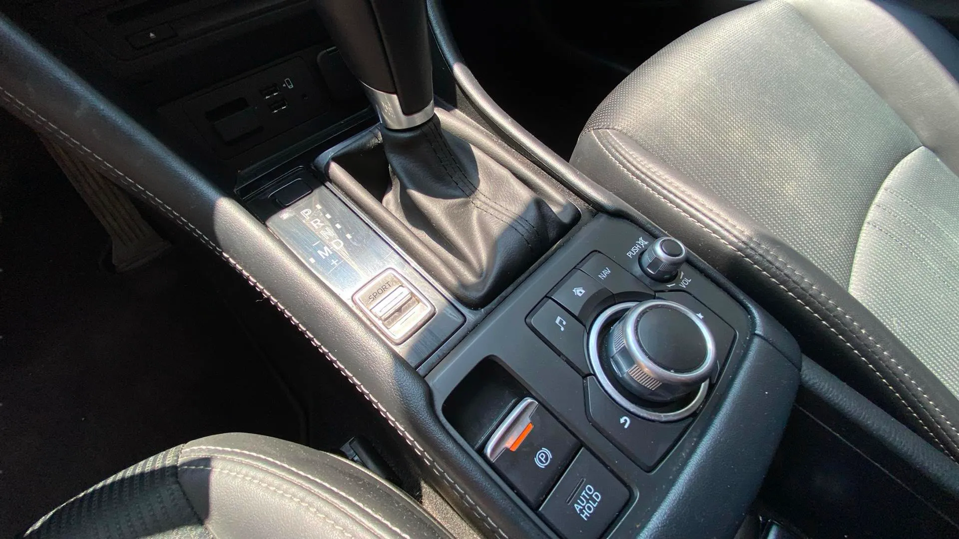 Mazda CX-3 2.0 G 2WD Zenith - foto 18