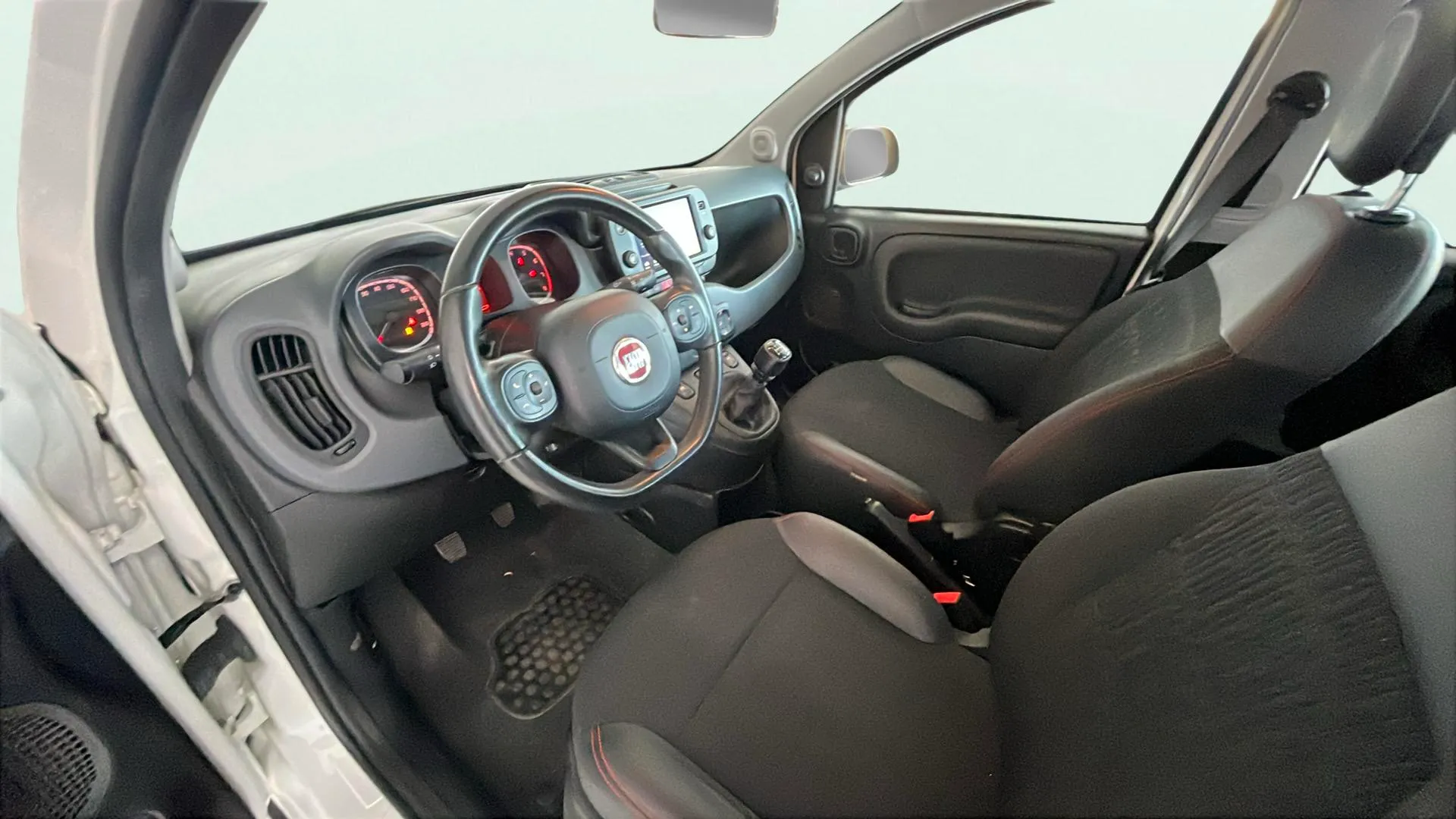 Fiat Panda Cross 1.0 Hybrid - foto 31