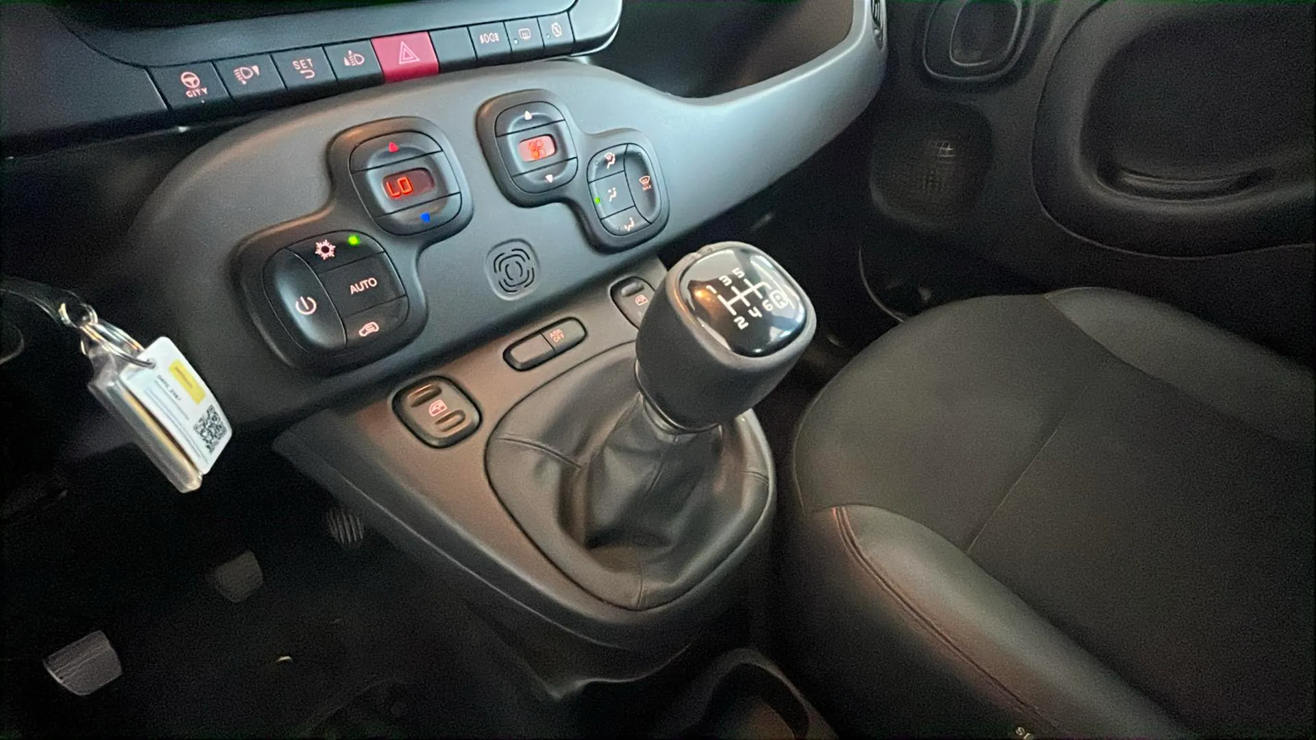 Fiat Panda Cross 1.0 Hybrid - foto 27