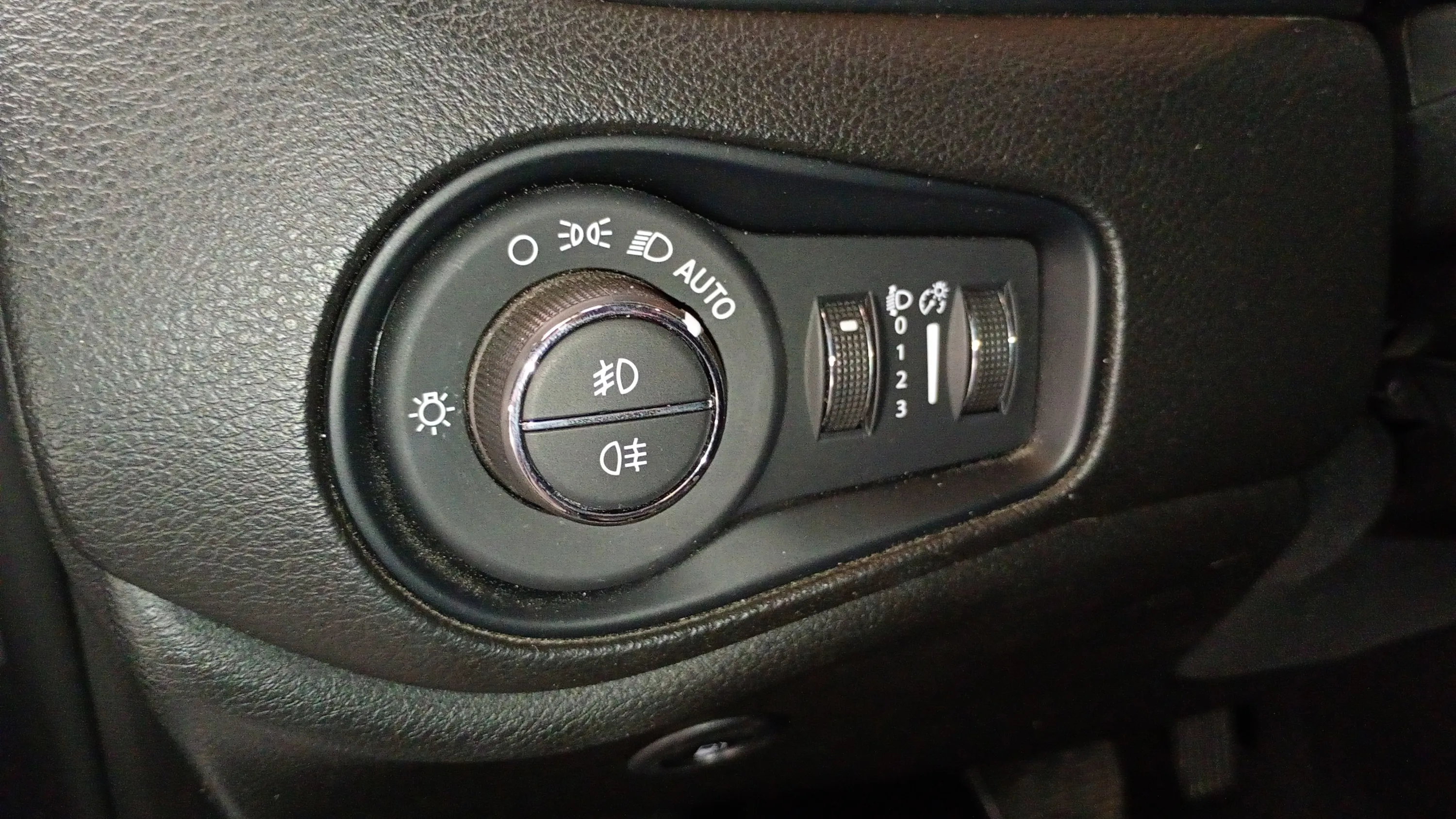 Jeep Renegade 4xe 1.3 PHEV Limited - foto 13