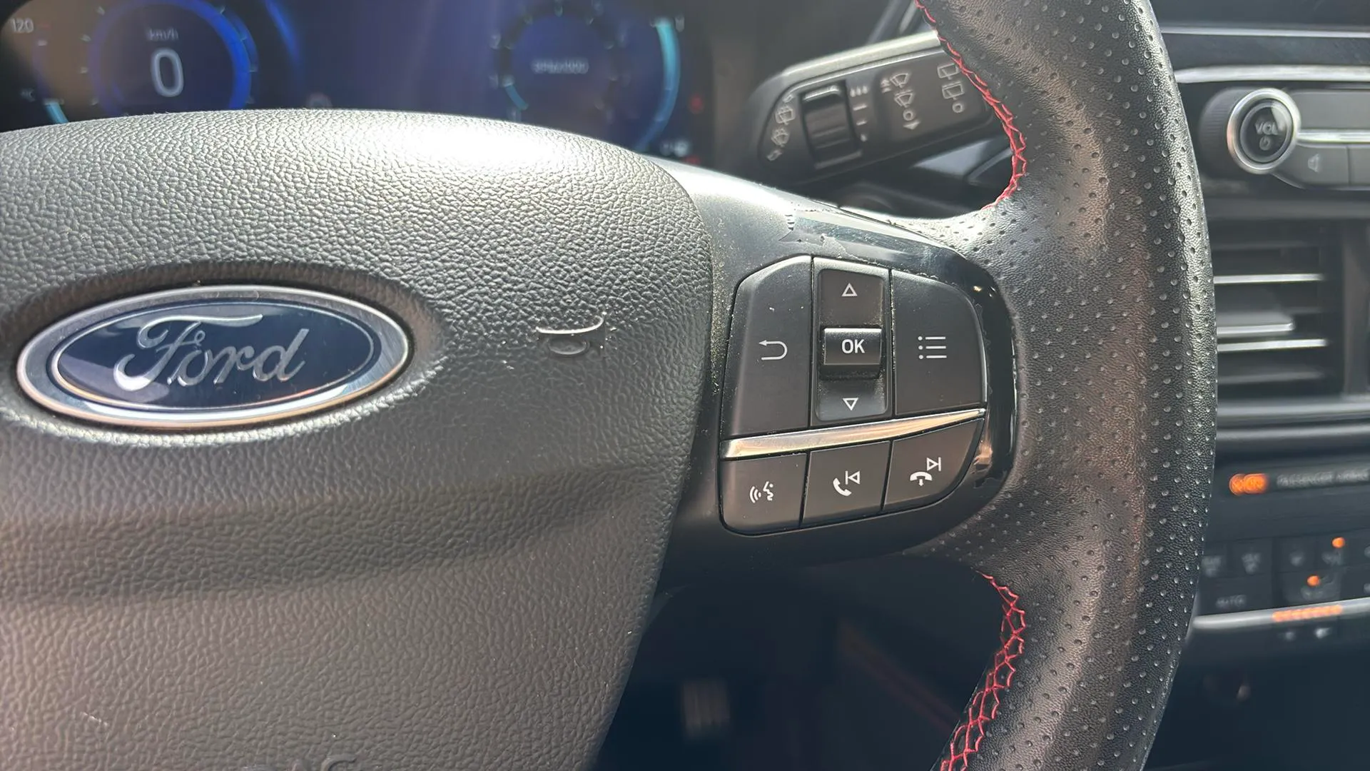 Ford Kuga ST-Line 1.5T EcoBoost - foto 13