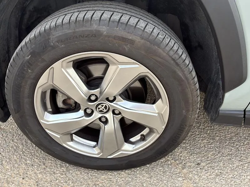 Toyota RAV4 2.5l 220H Advance Plus - foto 31
