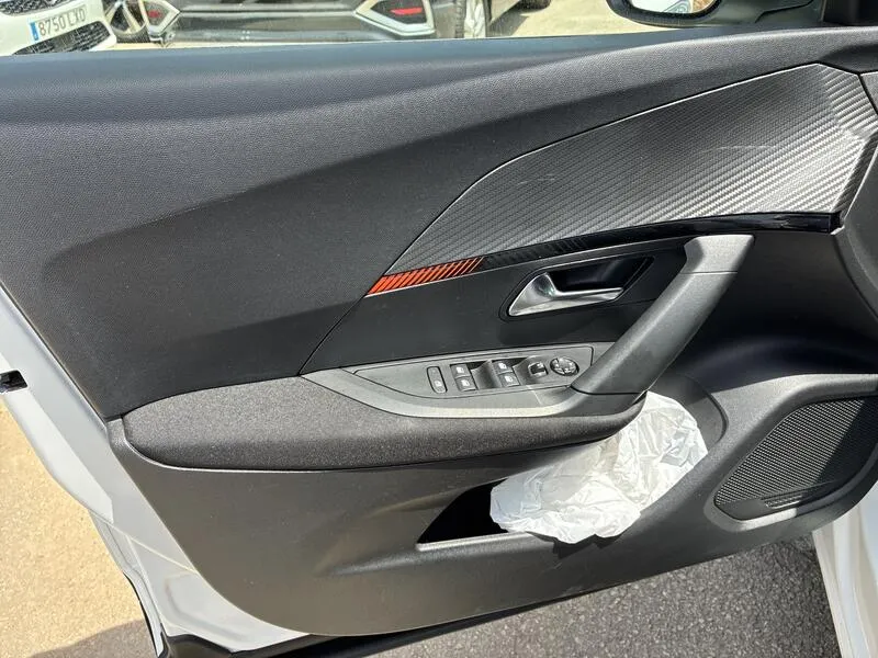 Peugeot 2008 Active Pack BlueHDi - foto 28