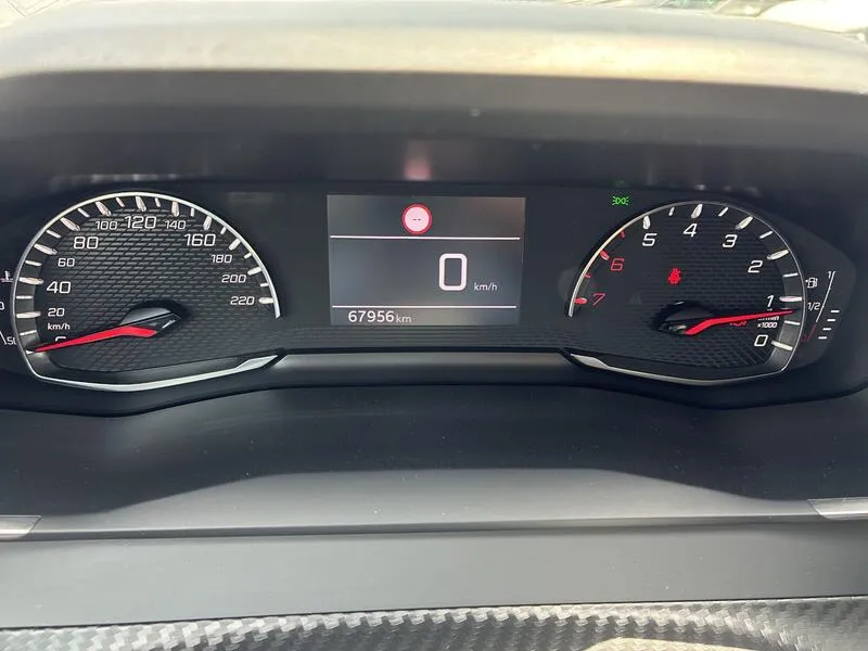Peugeot 2008 Active Pack BlueHDi - foto 34