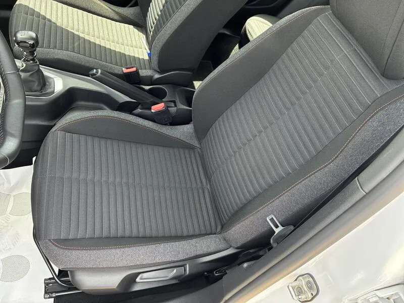 Peugeot 2008 Active Pack BlueHDi - foto 30