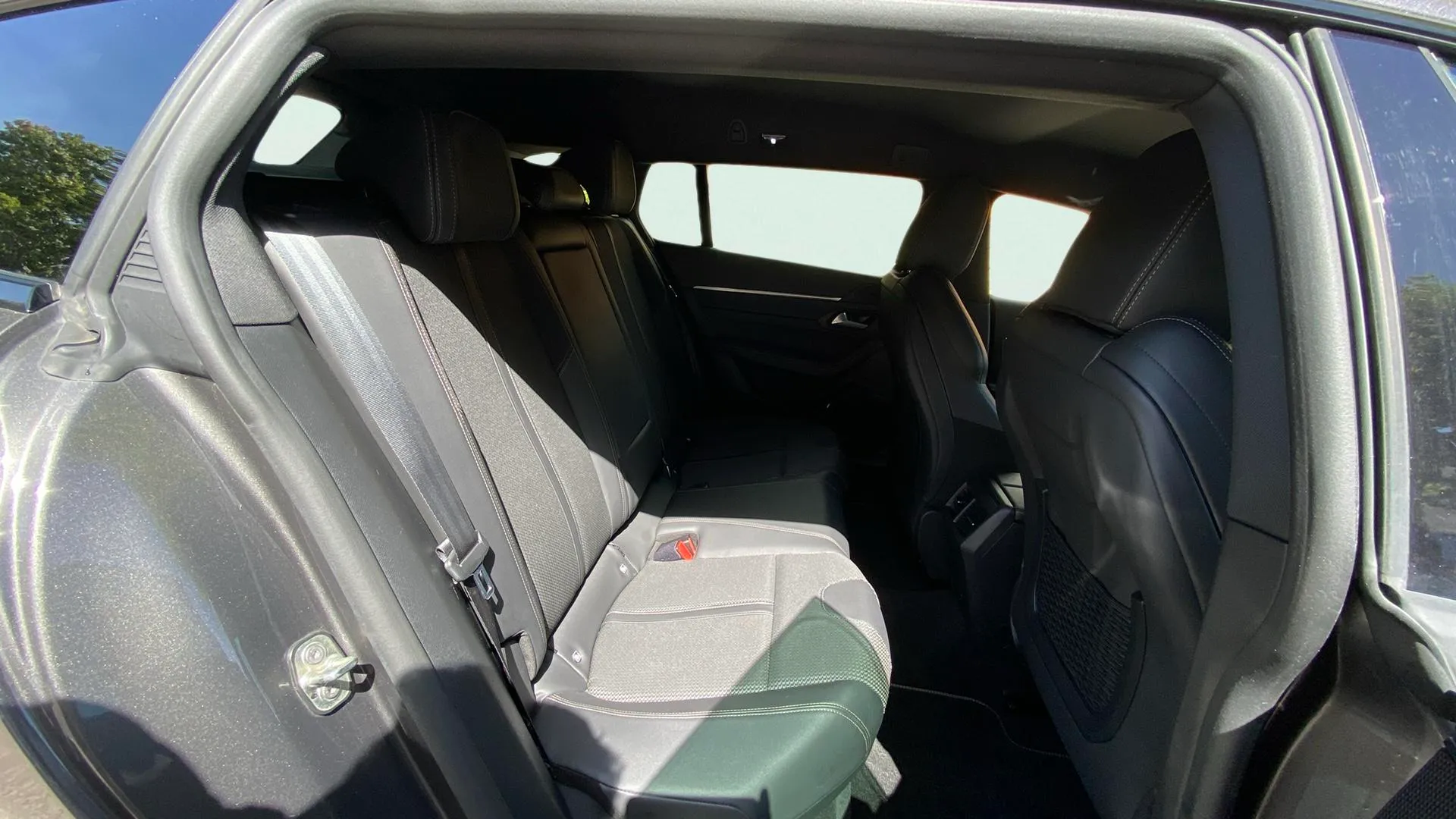 Peugeot 508 SW GT BlueHDi 130 EAT8 - foto 13