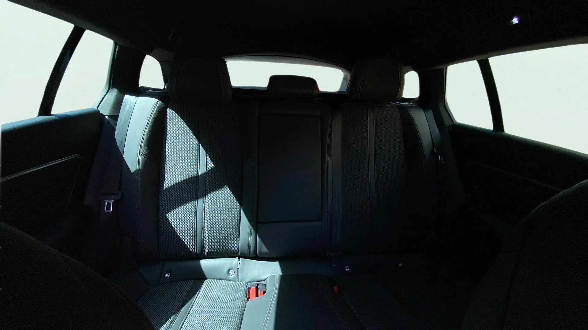 Peugeot 508 SW GT BlueHDi 130 EAT8 - foto 14