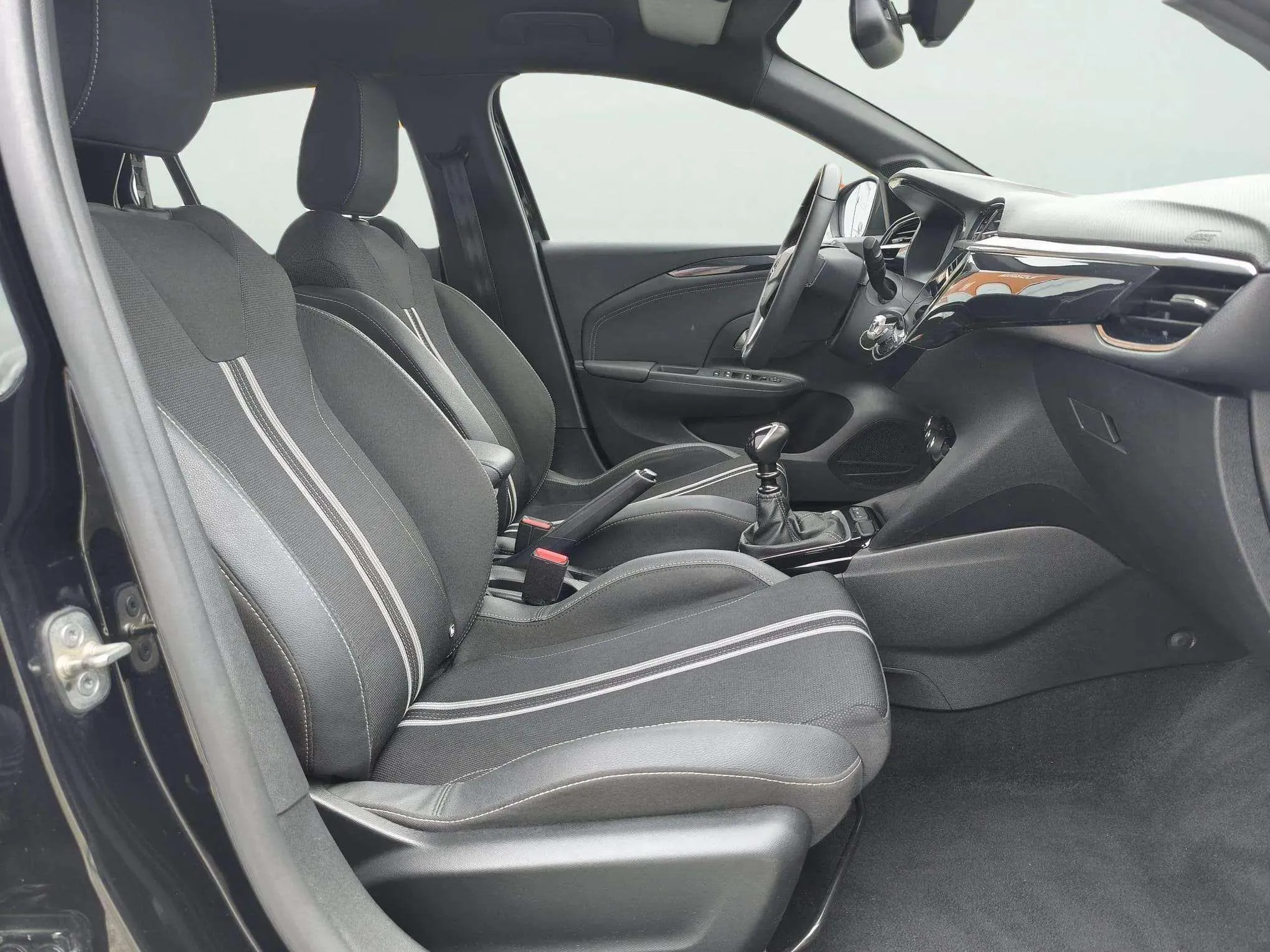 Opel Corsa 1.2T XHL Edition - foto 17