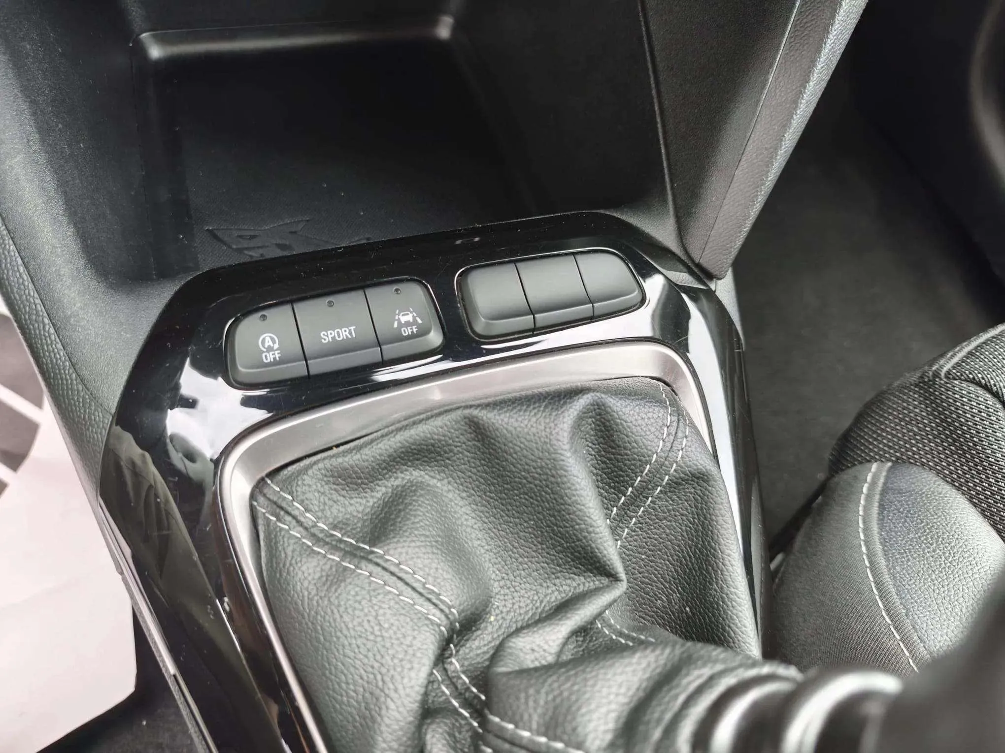 Opel Corsa 1.2T XHL Edition - foto 18