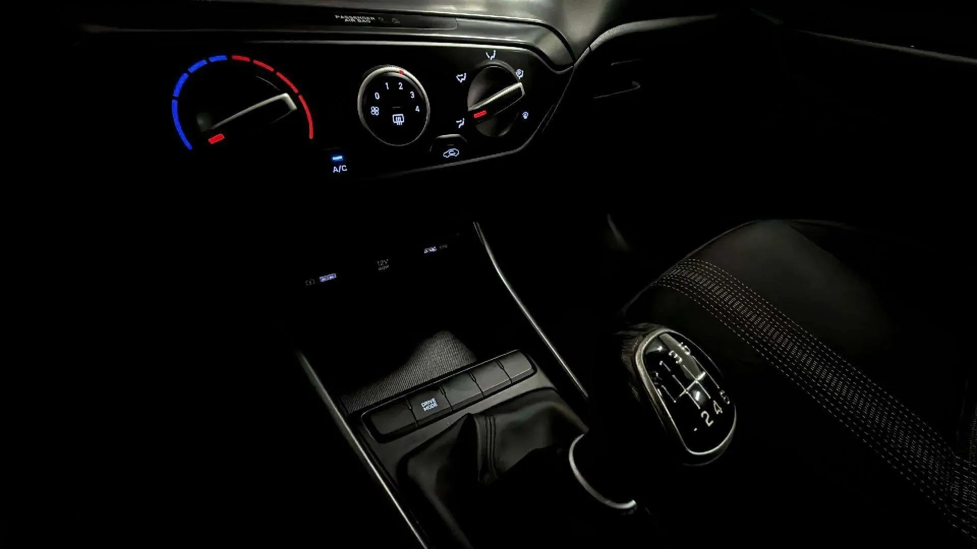 Hyundai i20 1.0 T-GDi 48V Essence - foto 15
