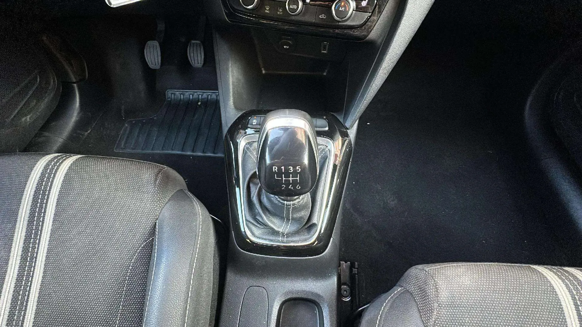 Opel Corsa 1.2T XHL Edition - foto 12
