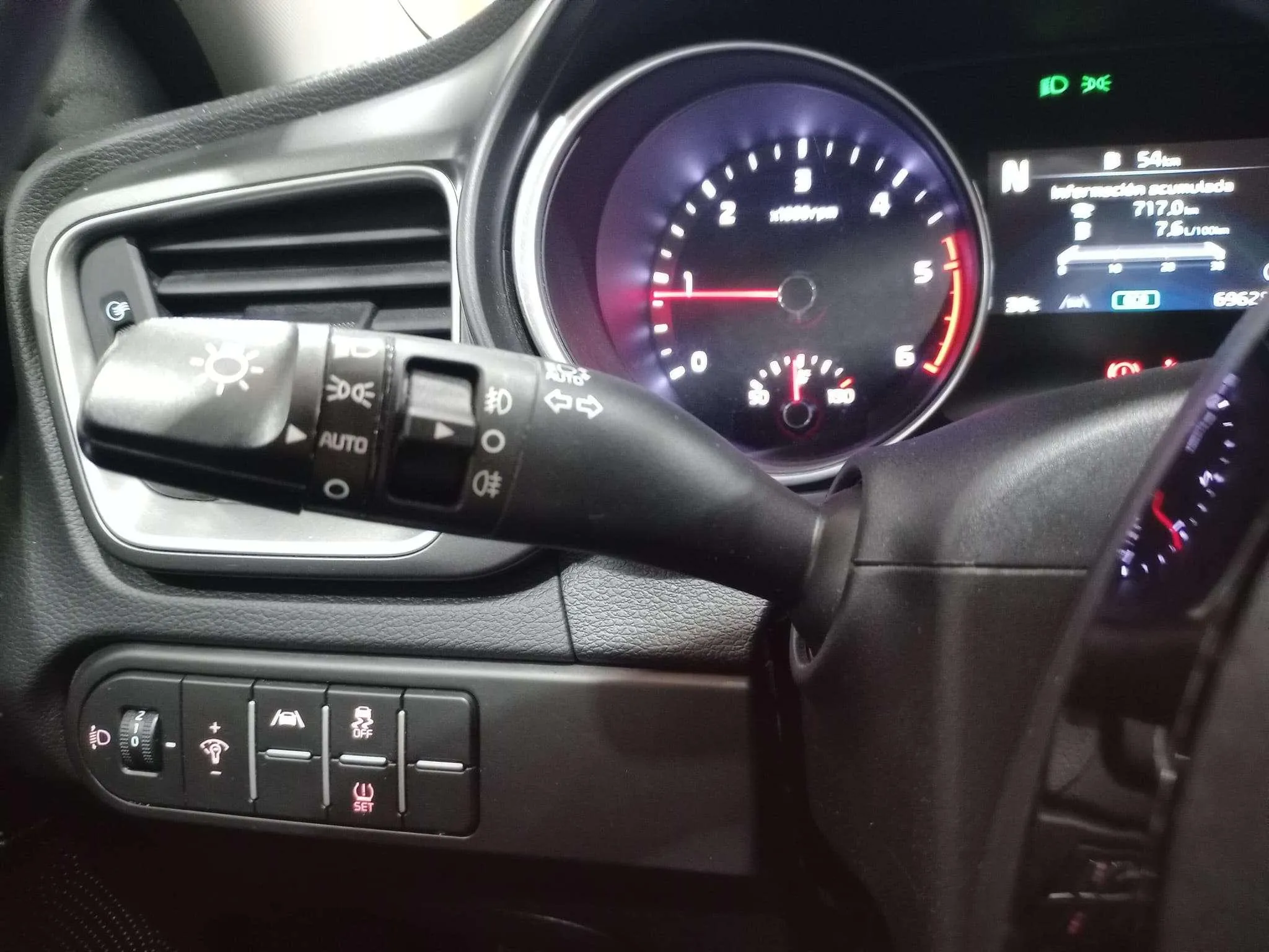 Kia Ceed 1.6 MHEV iMT Concept - foto 25