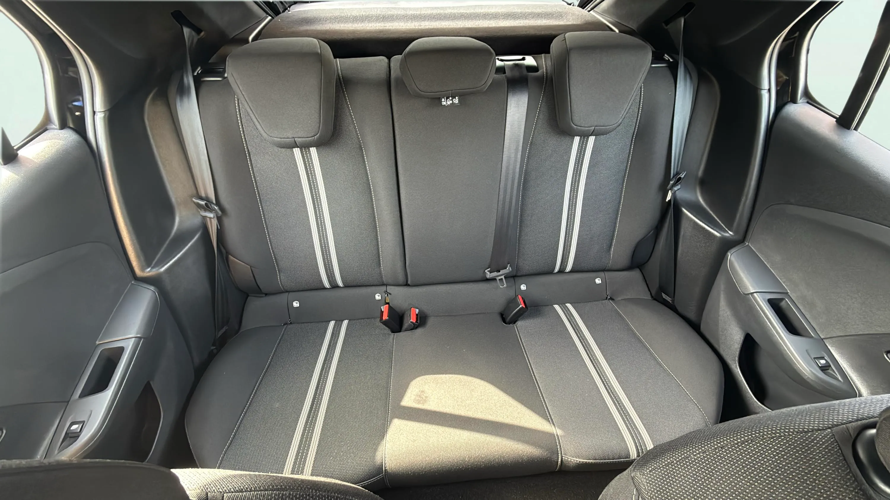 Opel Corsa 1.2T XHL GS - foto 18