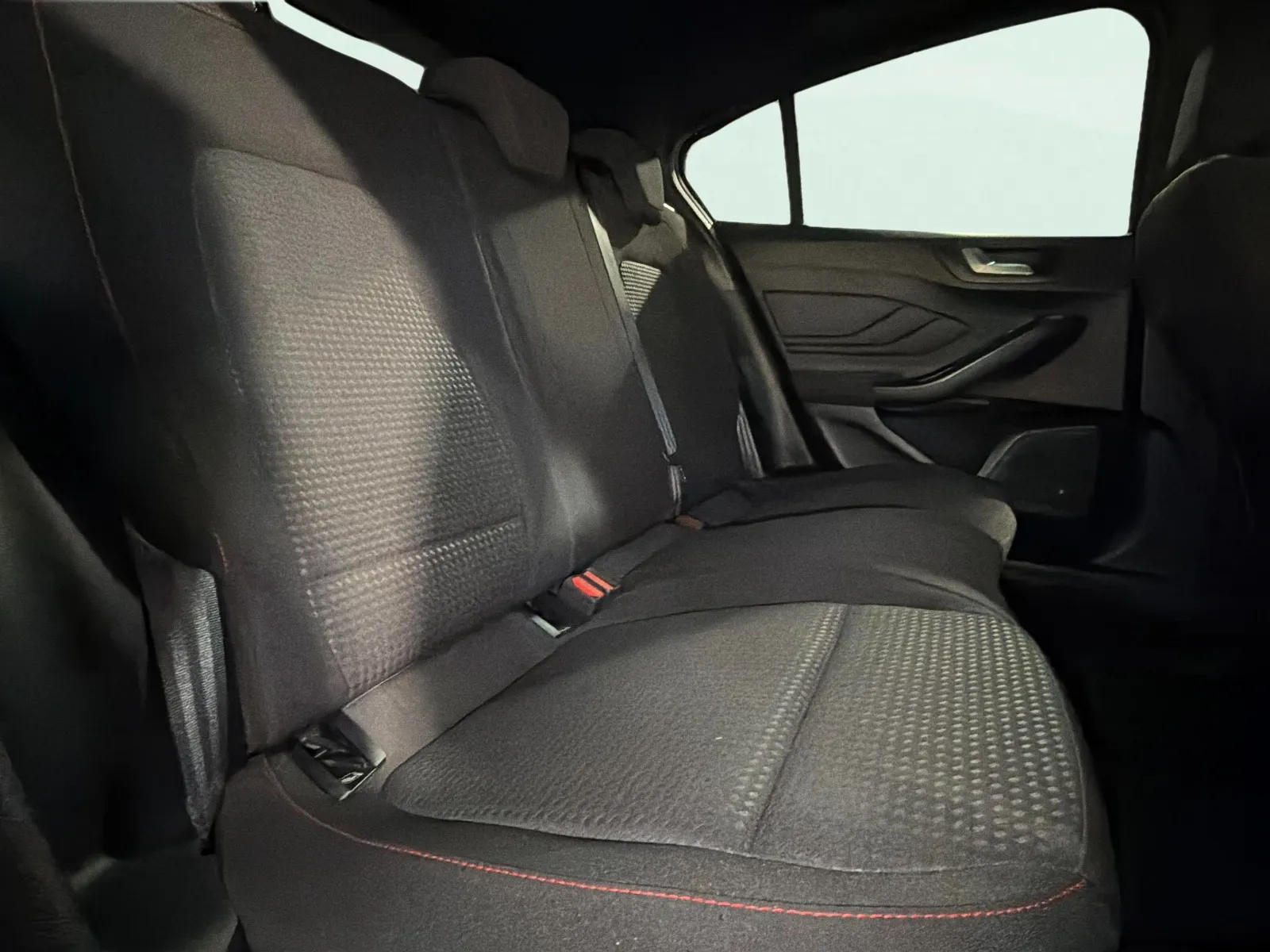 Ford Focus 1.0 EcoBoost ST-Line - foto 18