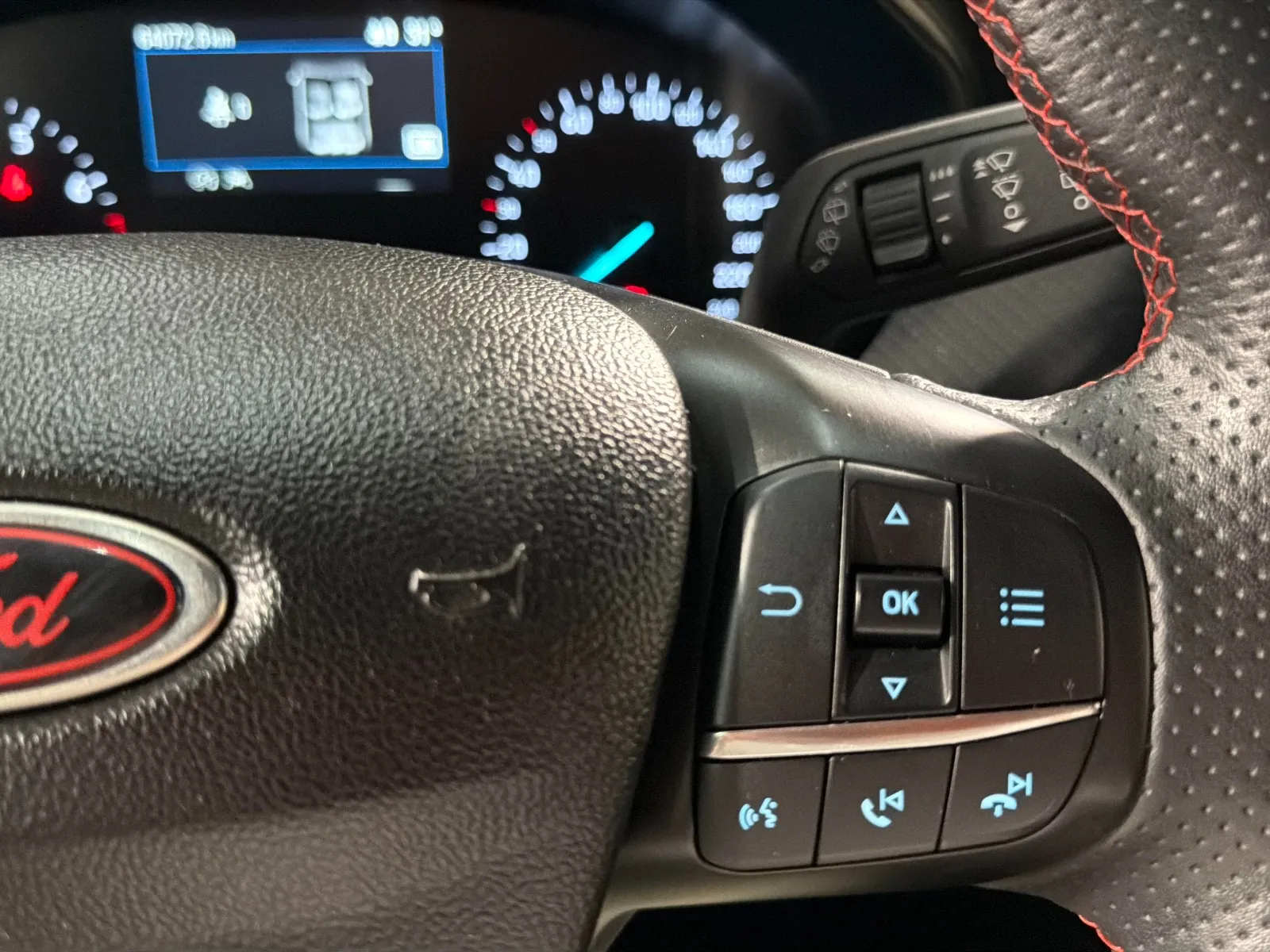 Ford Focus 1.0 EcoBoost ST-Line - foto 9