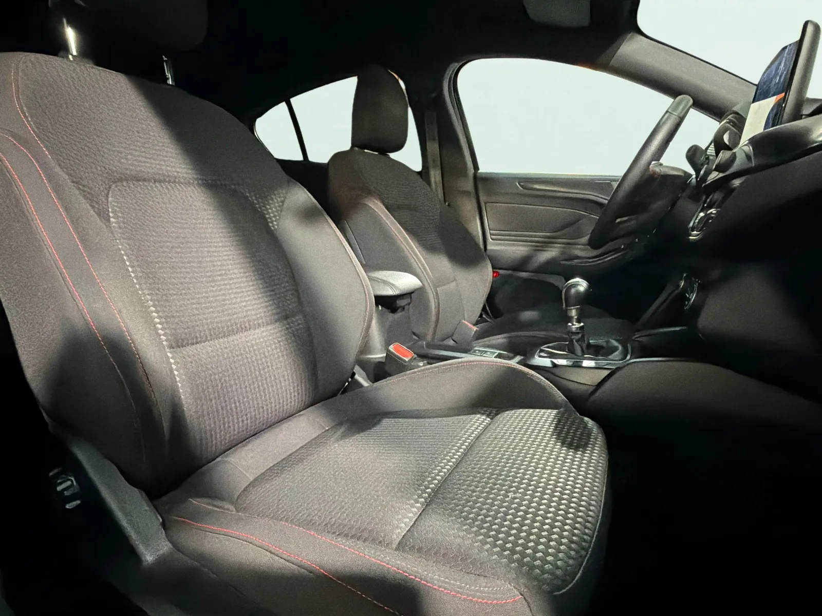 Ford Focus 1.0 EcoBoost ST-Line - foto 17