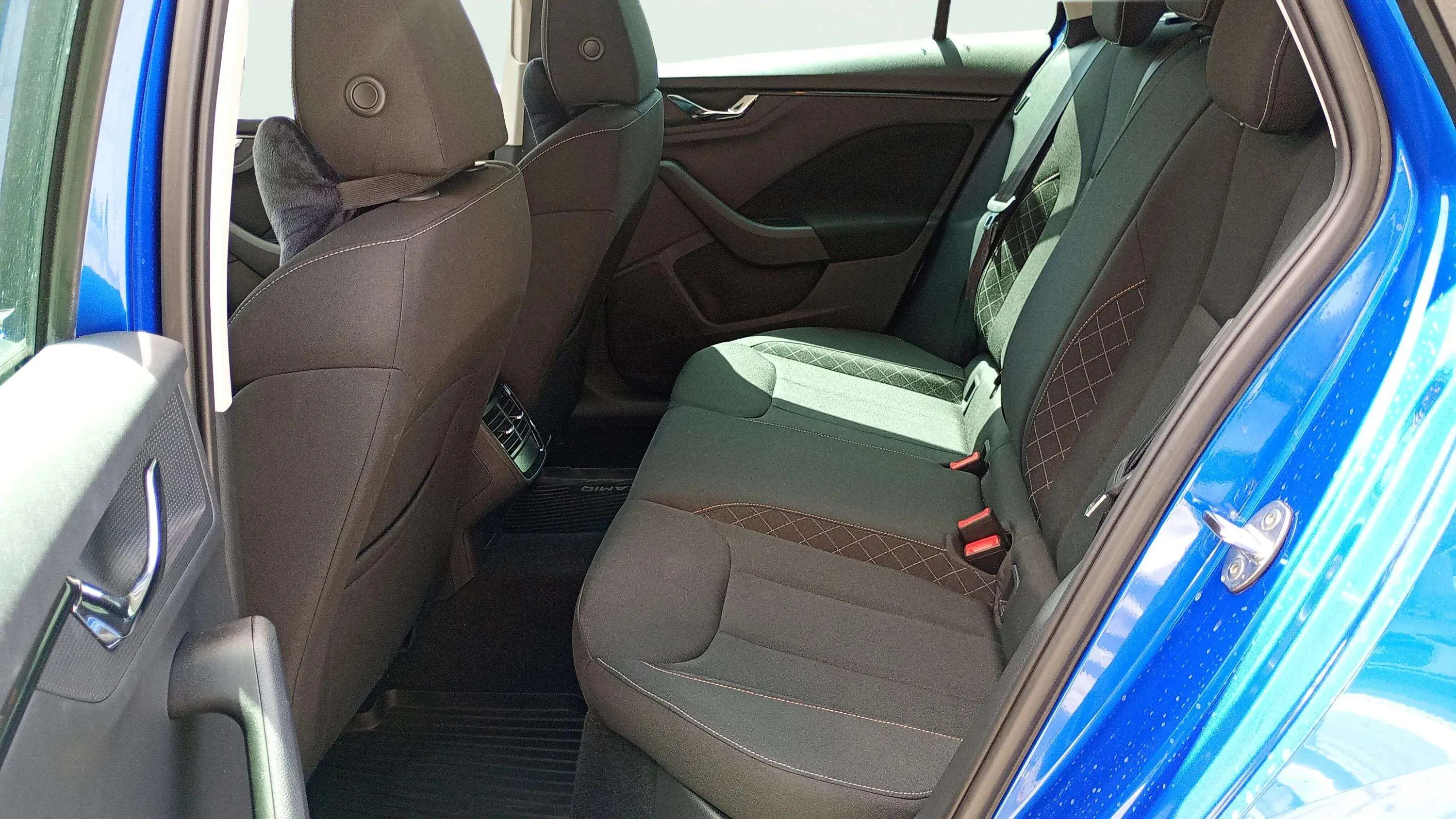 Škoda Kamiq 1.5 TSI DSG Ambition - foto 11