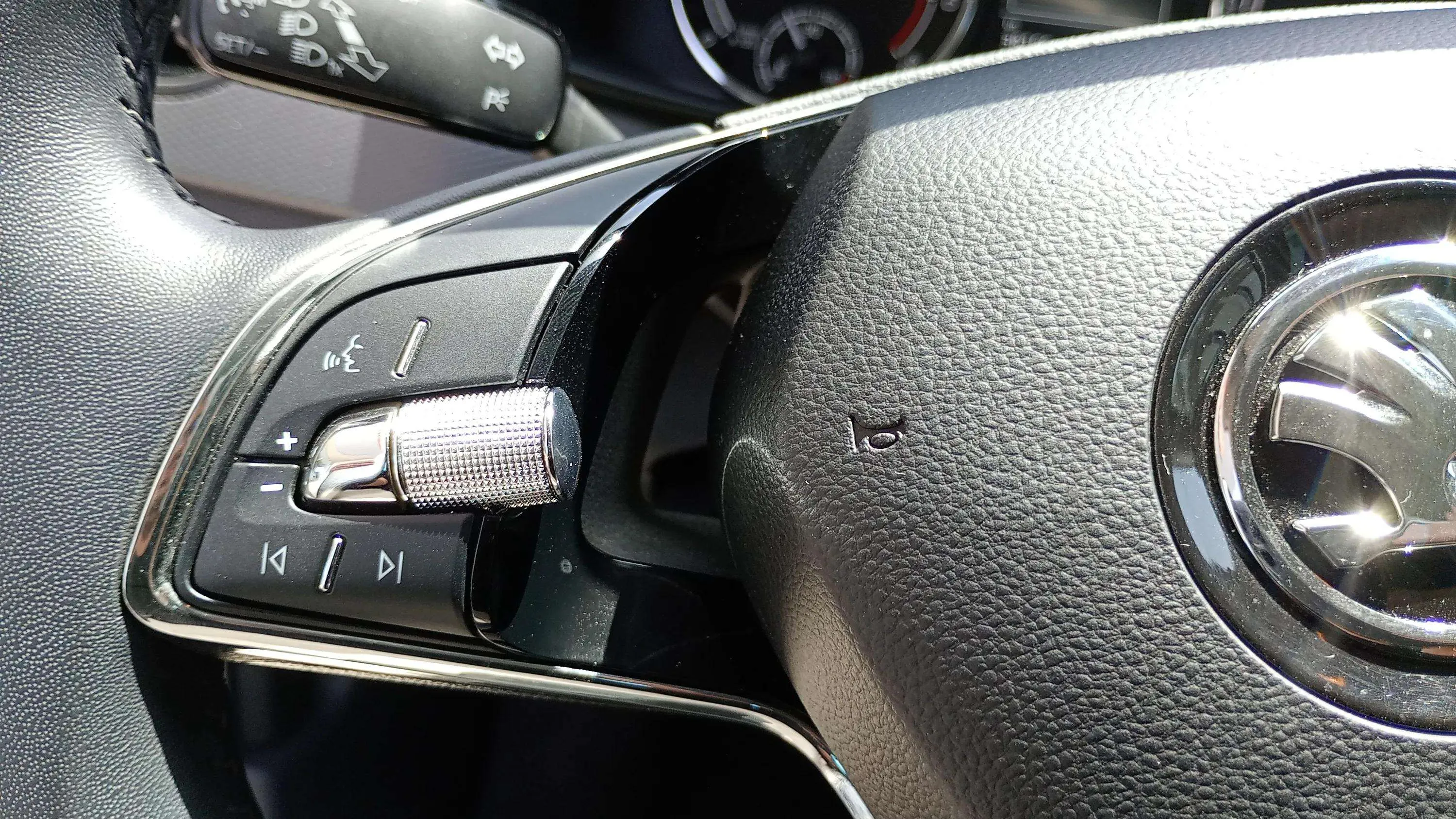 Škoda Kamiq 1.5 TSI DSG Ambition - foto 13