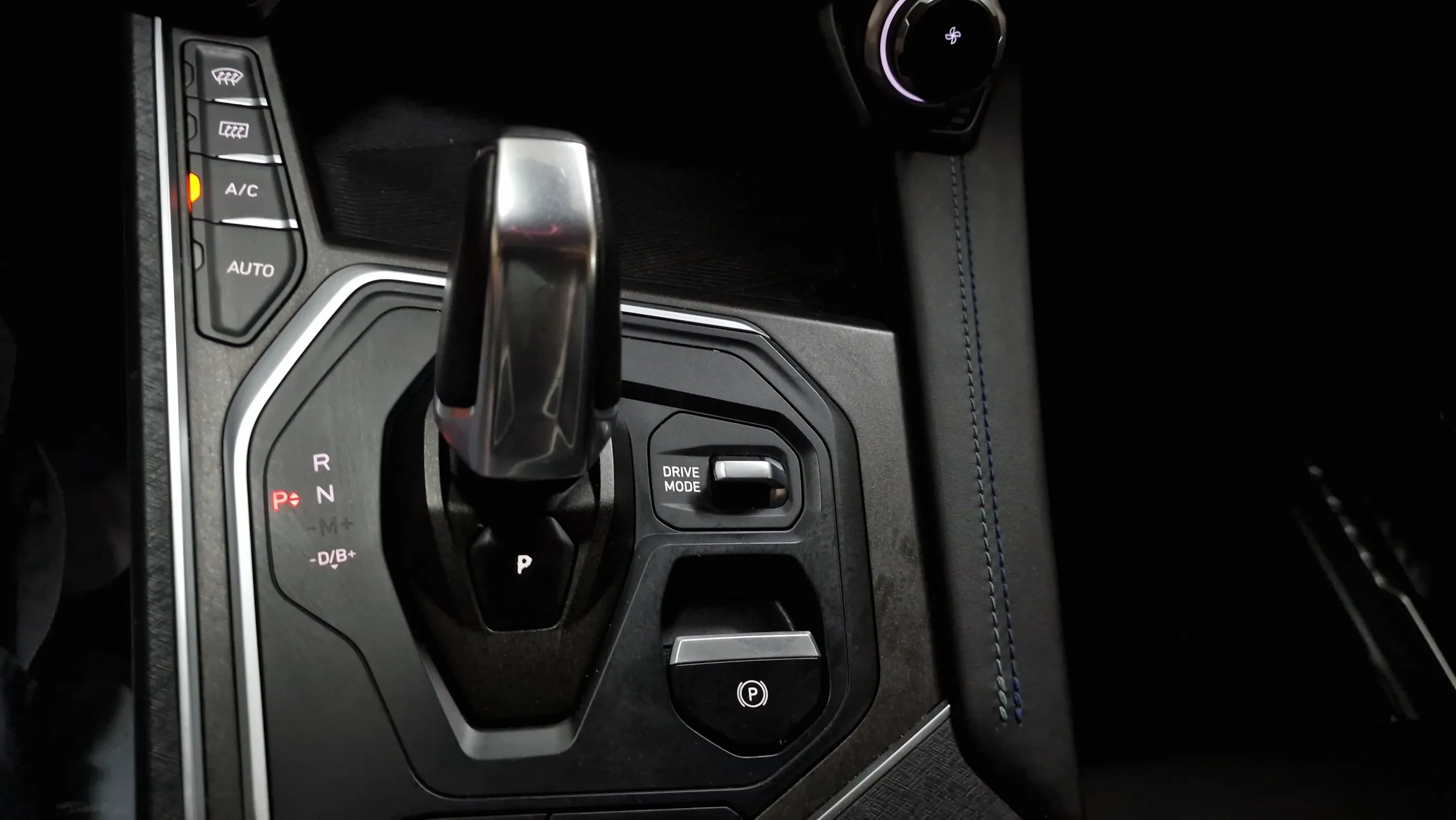 Lynk & Co 01 1.5 PHEV - foto 10