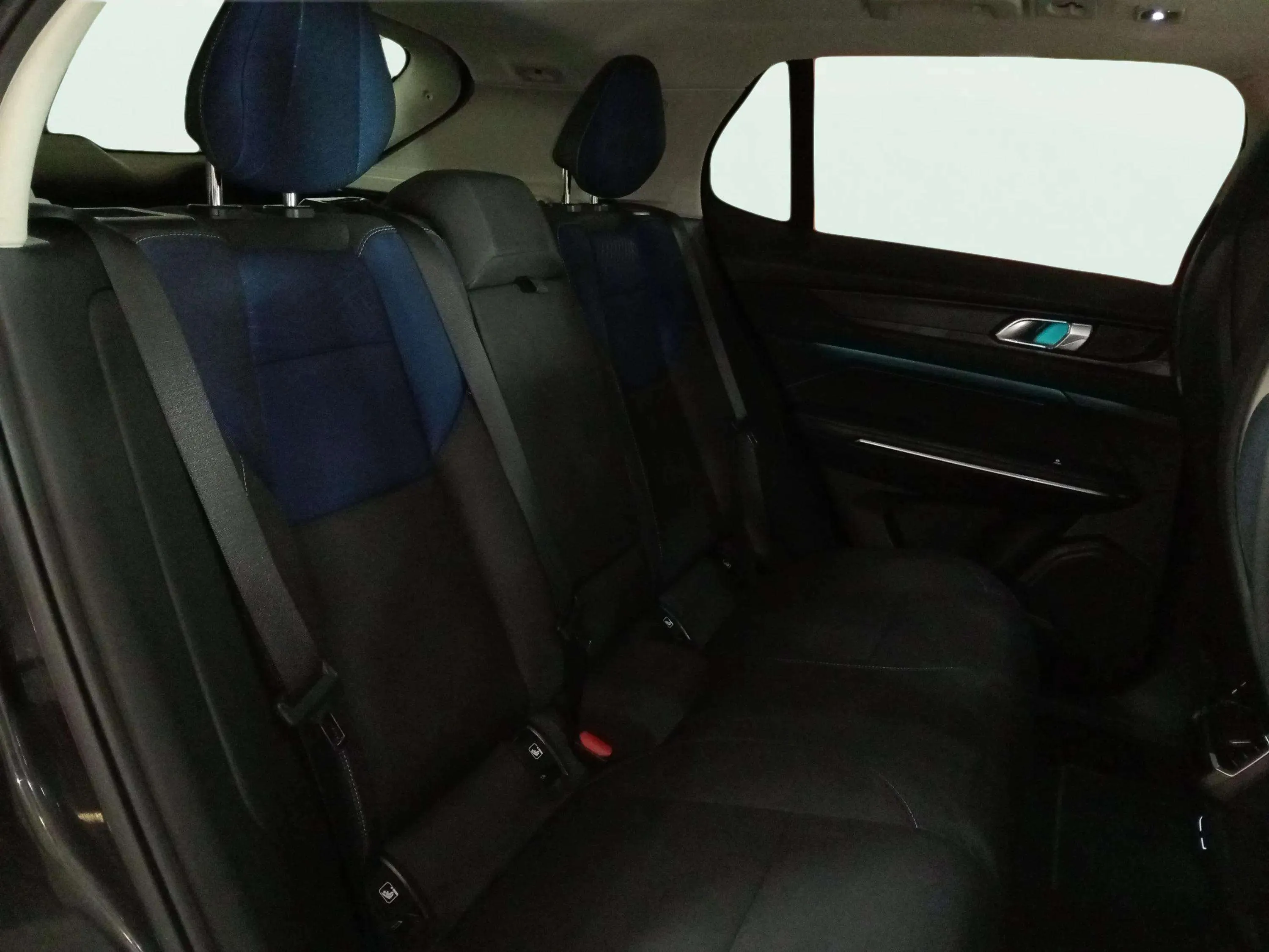 Lynk & Co 01 1.5 PHEV - foto 14