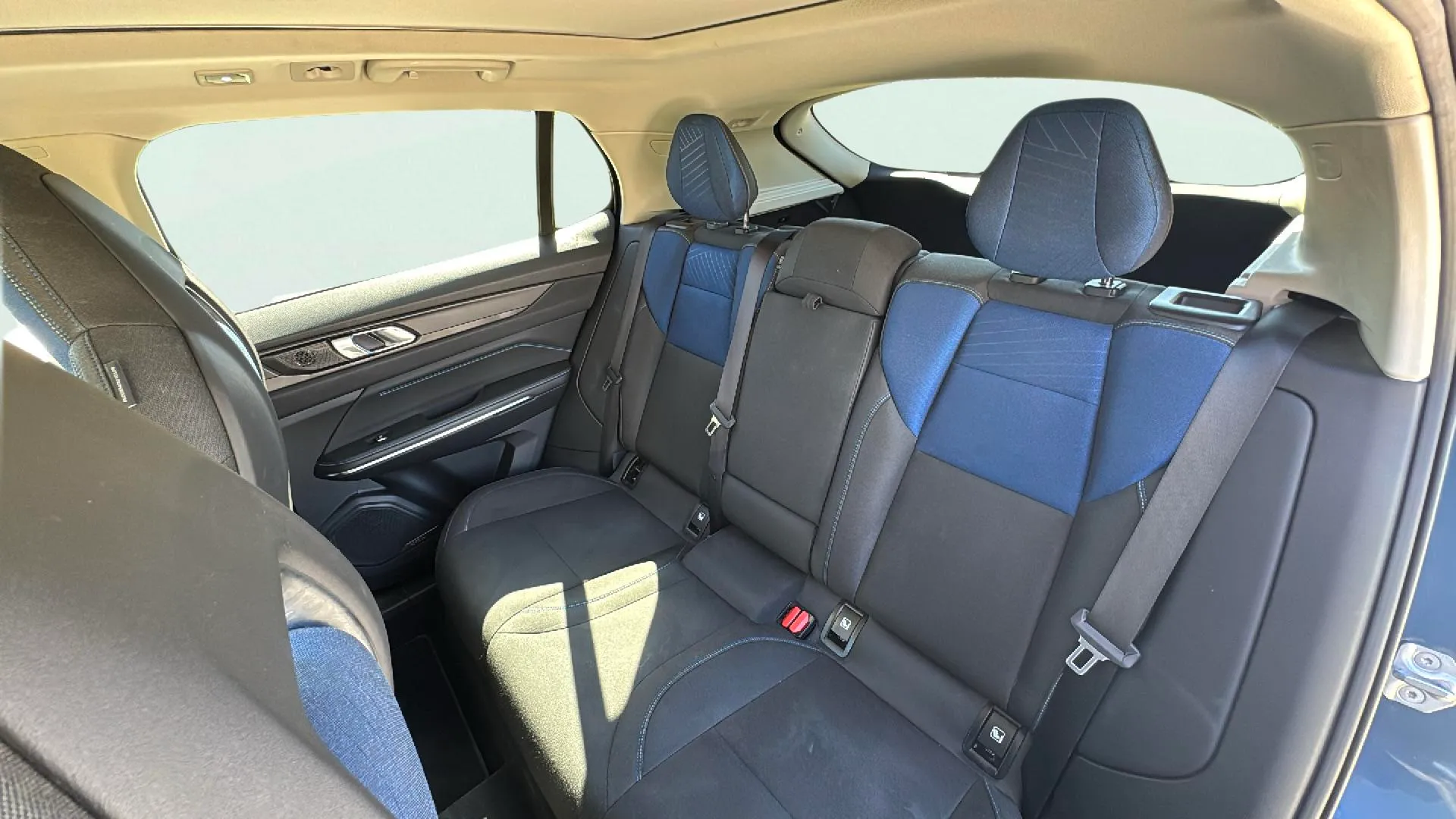 Lynk & Co 01 1.5 PHEV - foto 21