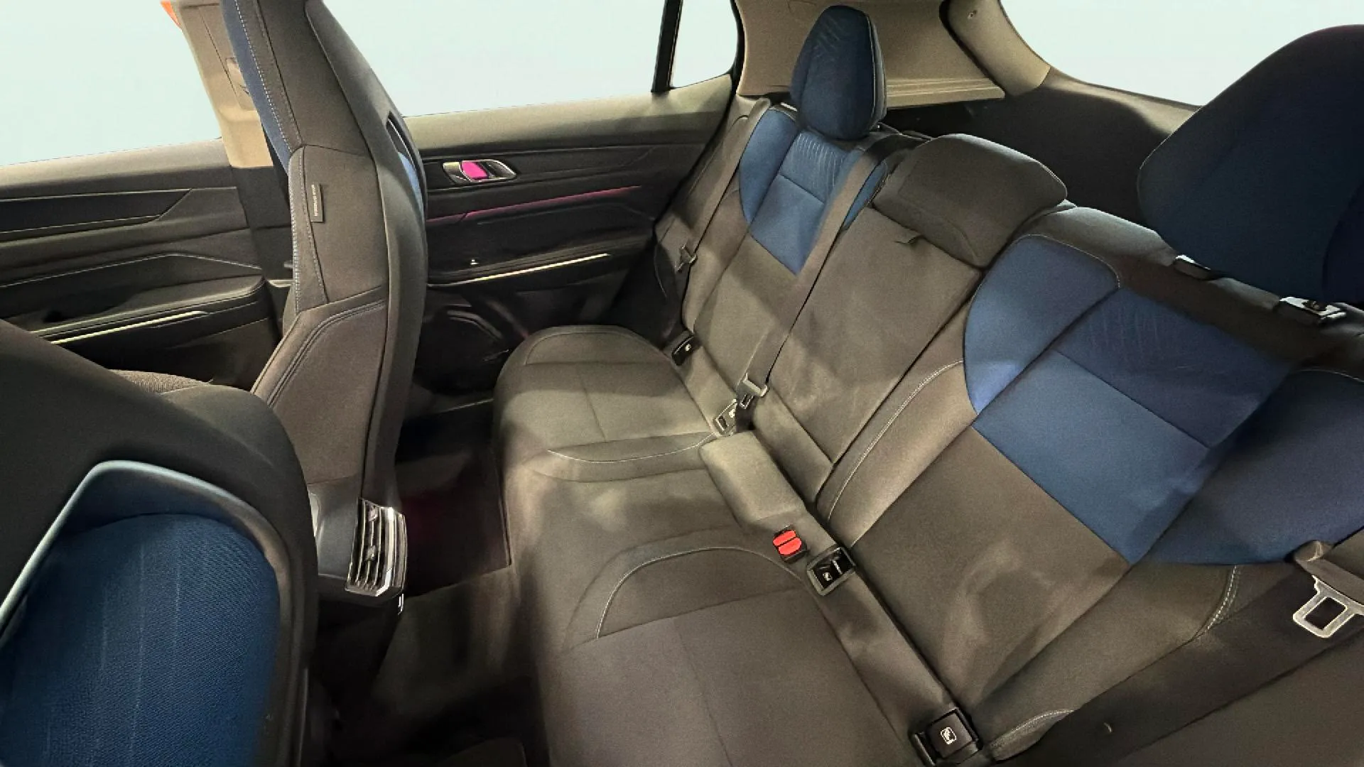Lynk & Co 01 1.5 PHEV - foto 25