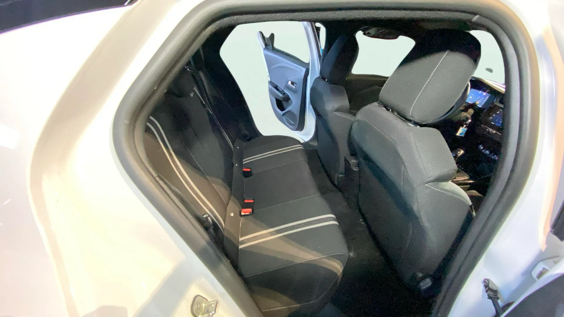 Opel Corsa 1.2T XHL GS - foto 17