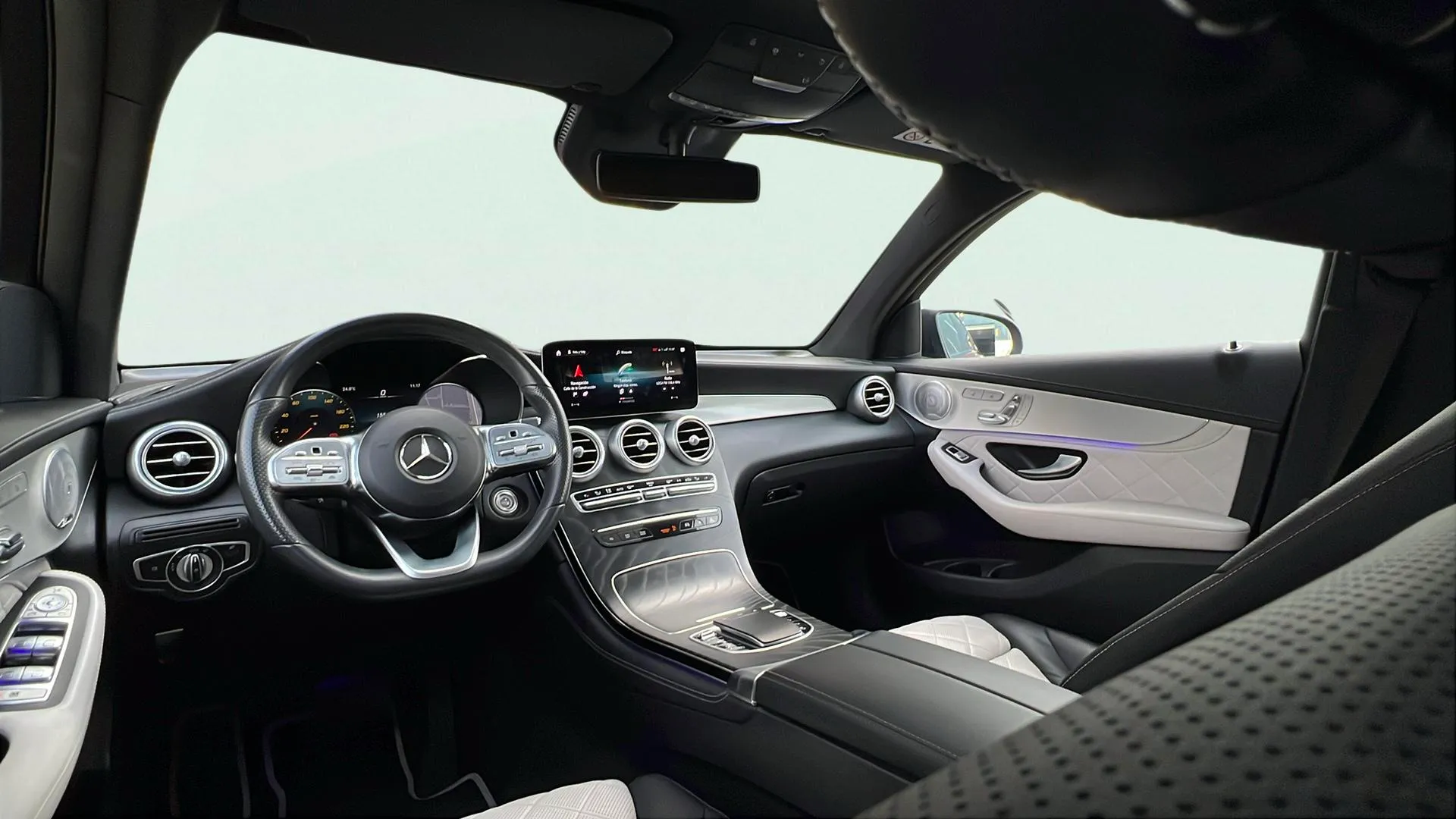 Mercedes-Benz GLC 300 e 4MATIC - foto 25