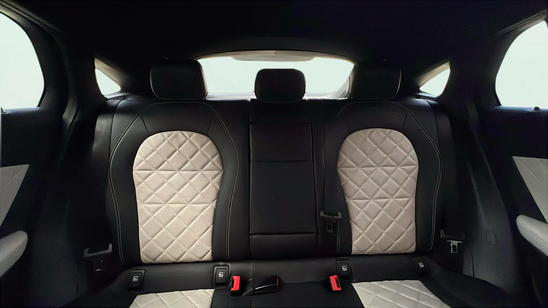 Mercedes-Benz GLC 300 e 4MATIC - foto 23