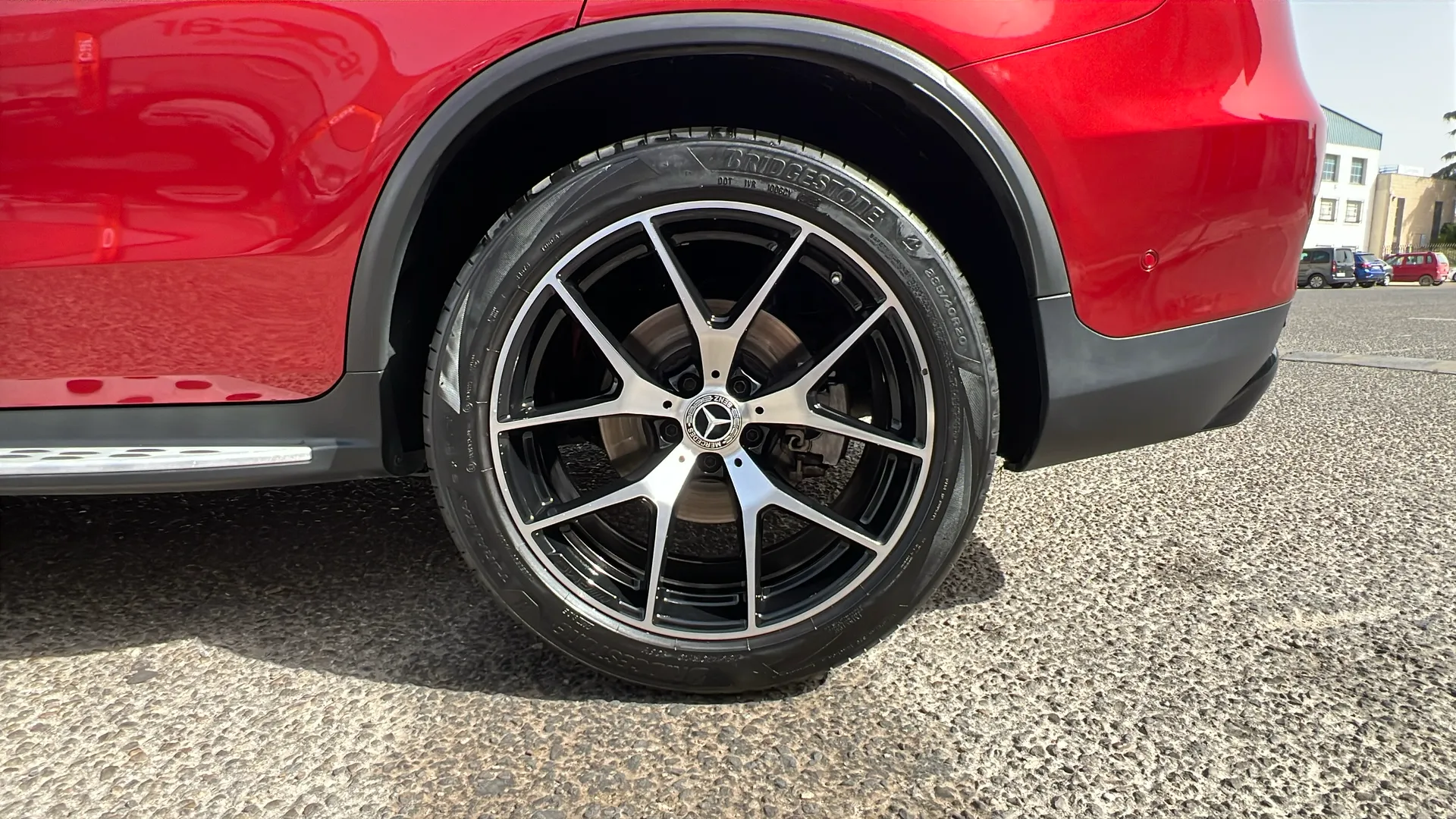 Mercedes-Benz GLC 300 e 4MATIC - foto 28