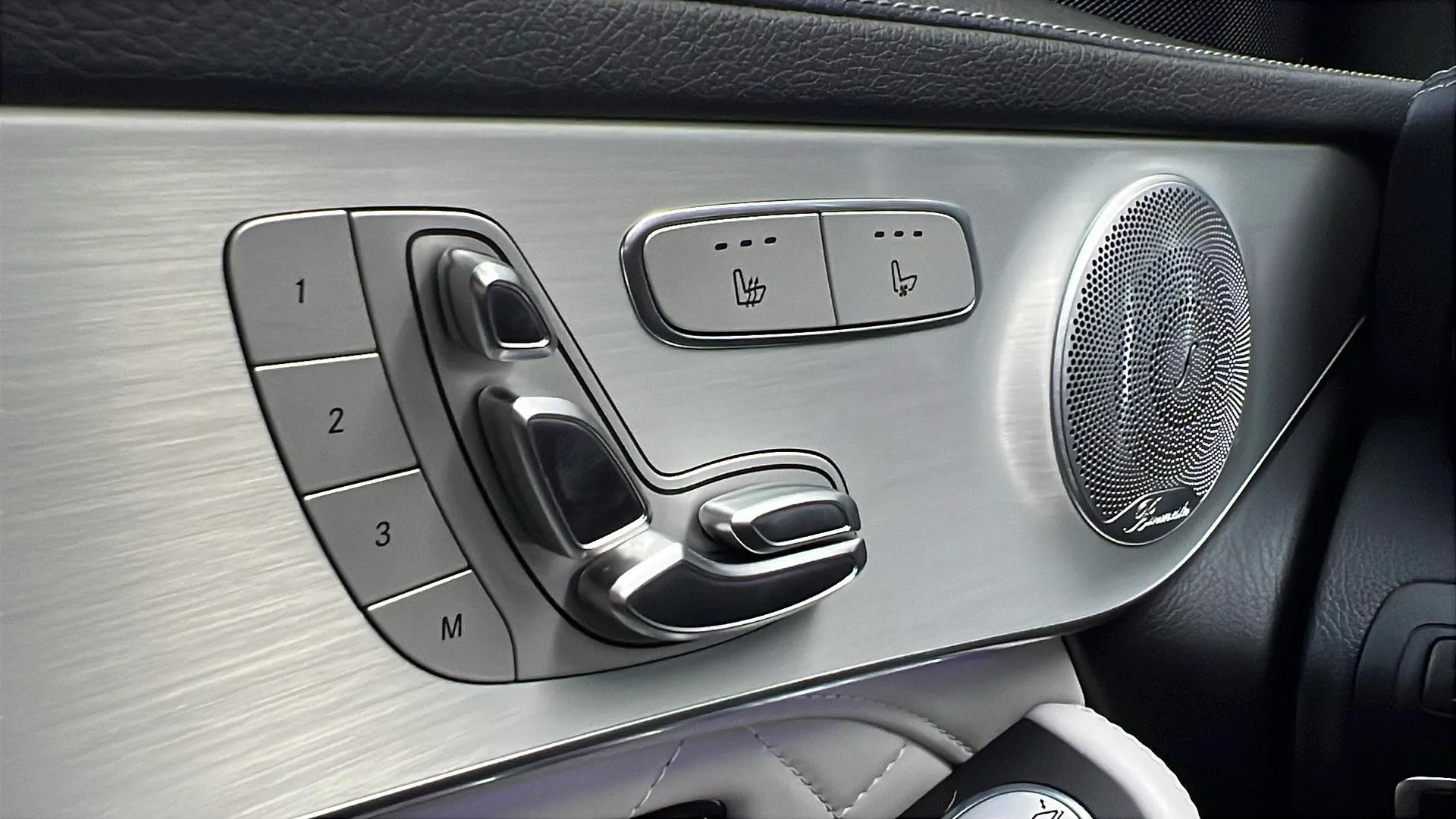 Mercedes-Benz GLC 300 e 4MATIC - foto 20