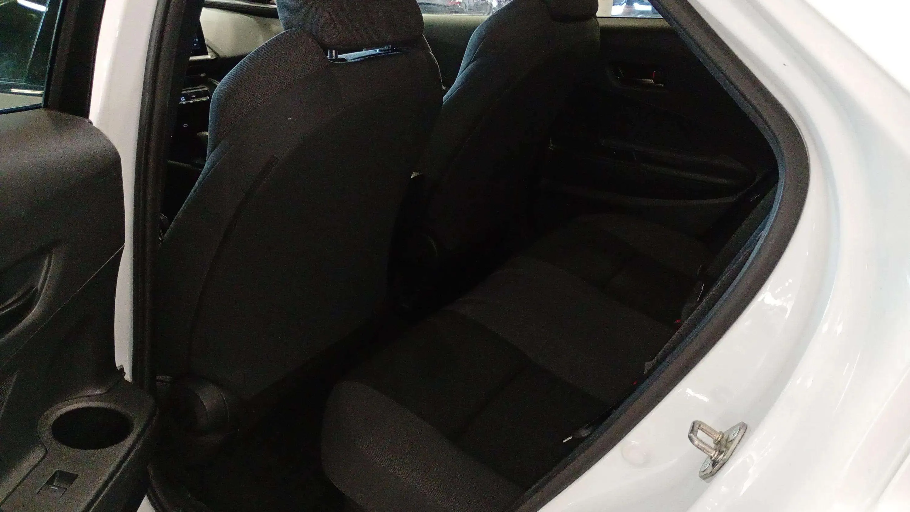 Toyota C-HR 1.8 140H Advance - foto 13