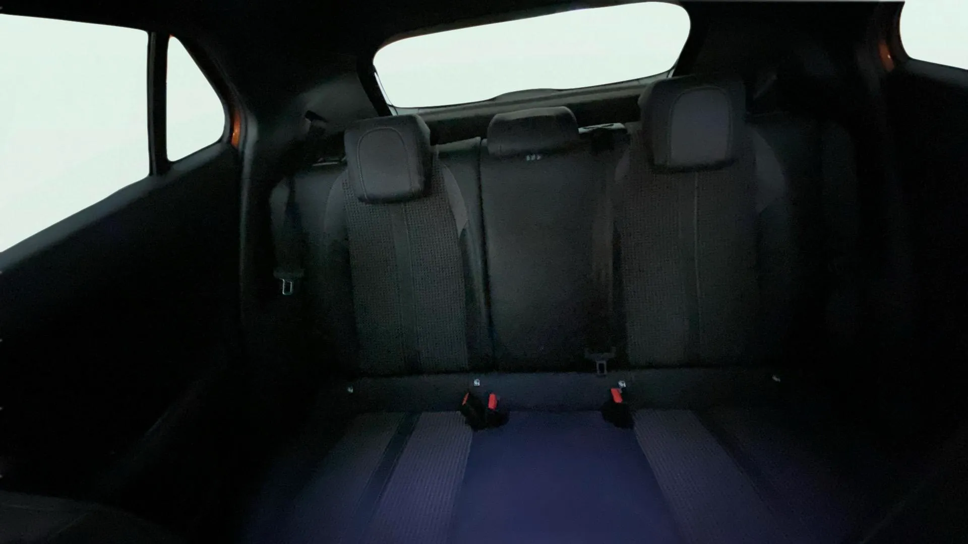 Peugeot 2008 GT Line PureTech 130 EAT8 - foto 16