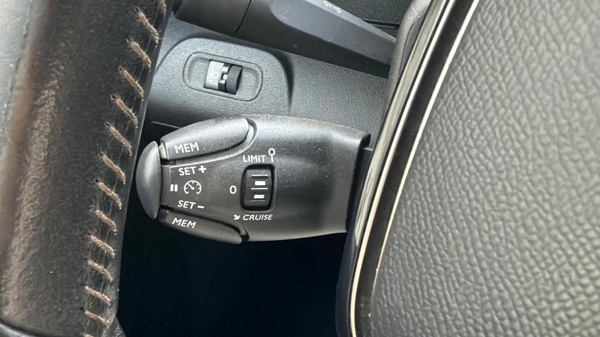 Peugeot Rifter Allure Standard BlueHDi - foto 25