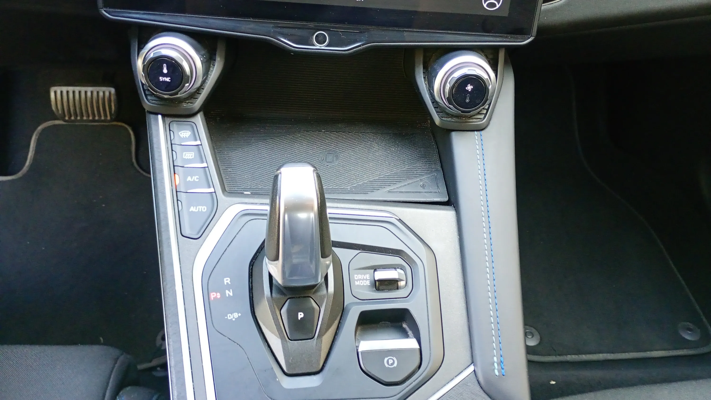 Lynk & Co 01 1.5 PHEV - foto 16