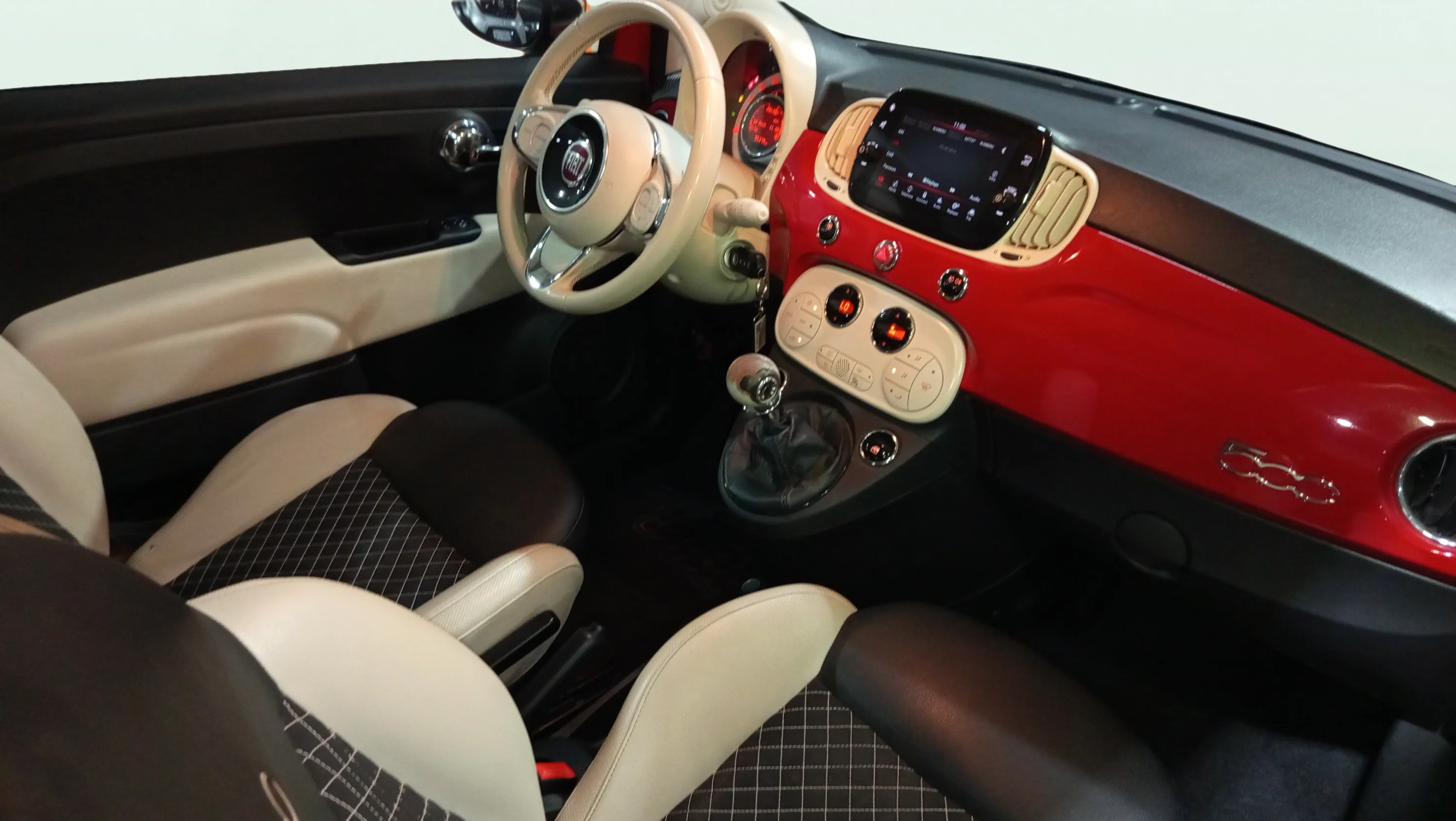 Fiat 500 Dolcevita 1.0 Hybrid - foto 22