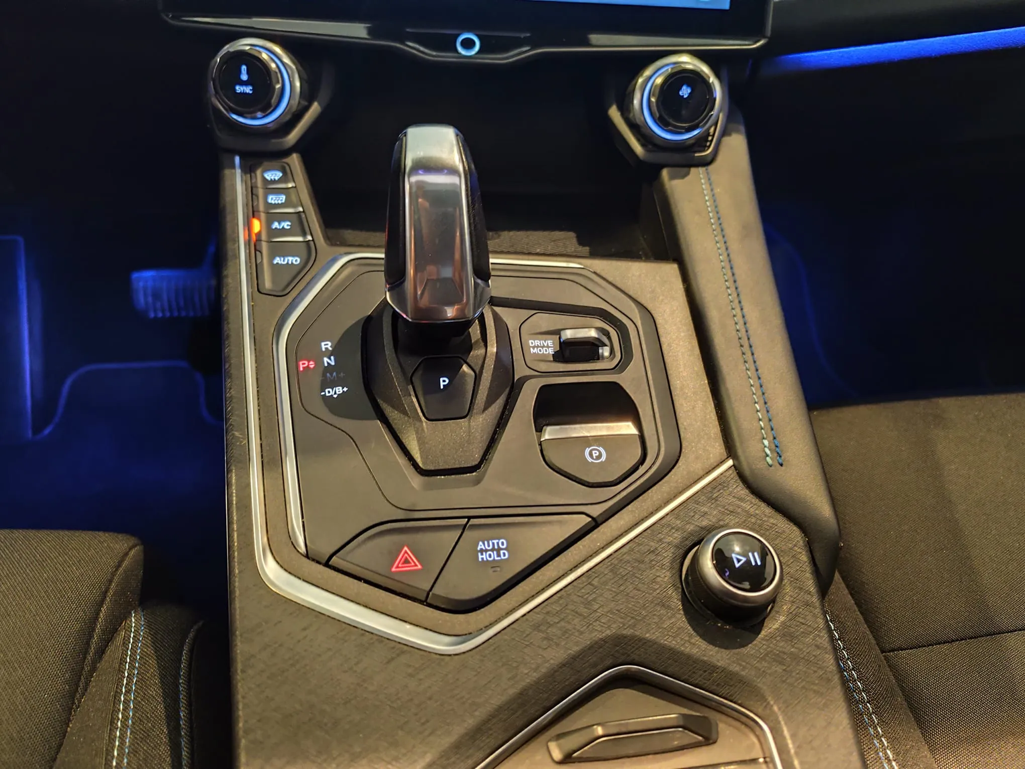 Lynk & Co 01 1.5 PHEV - foto 23