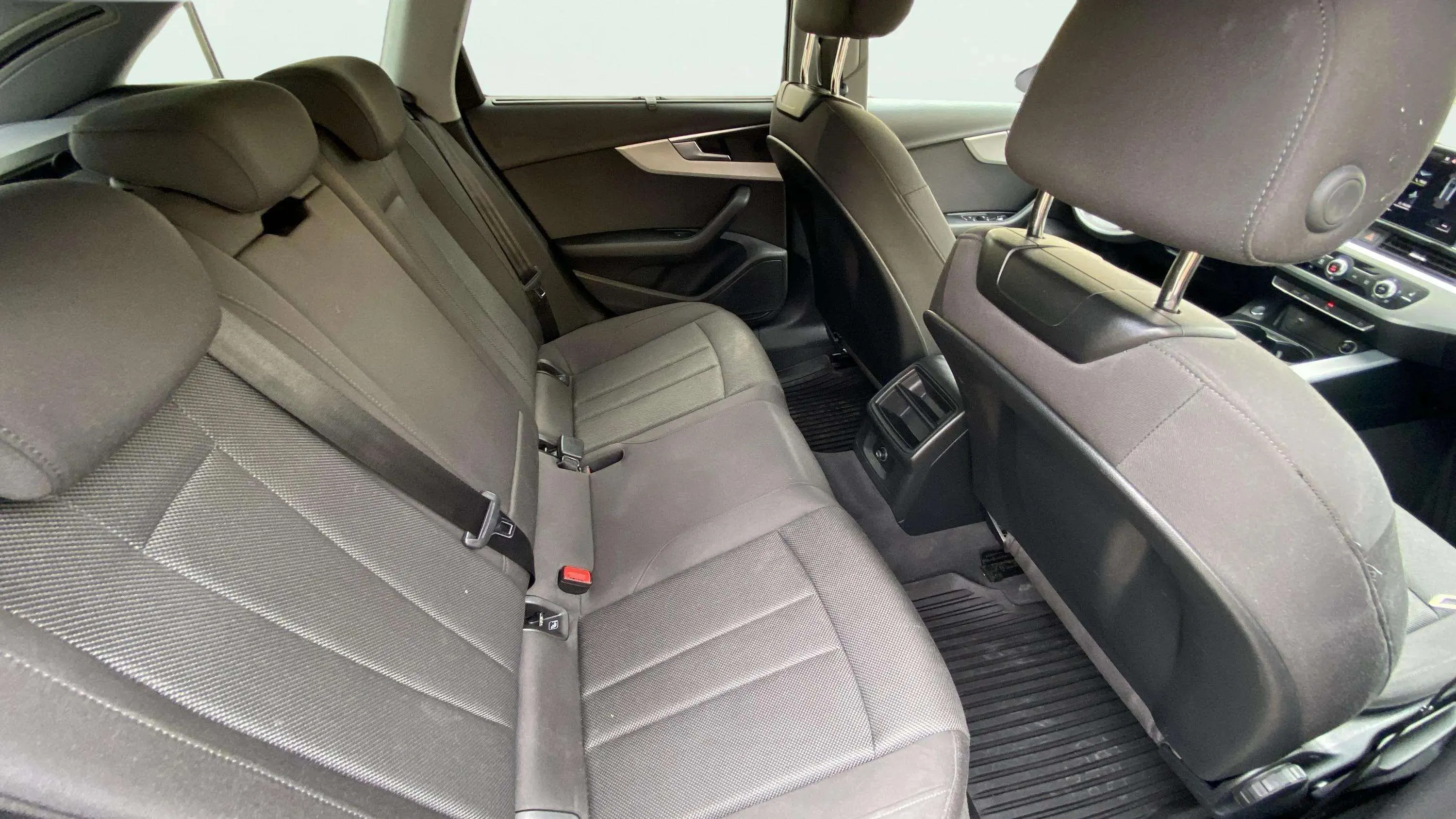 Audi A4 Avant Advanced 35 TDI S tronic - foto 15