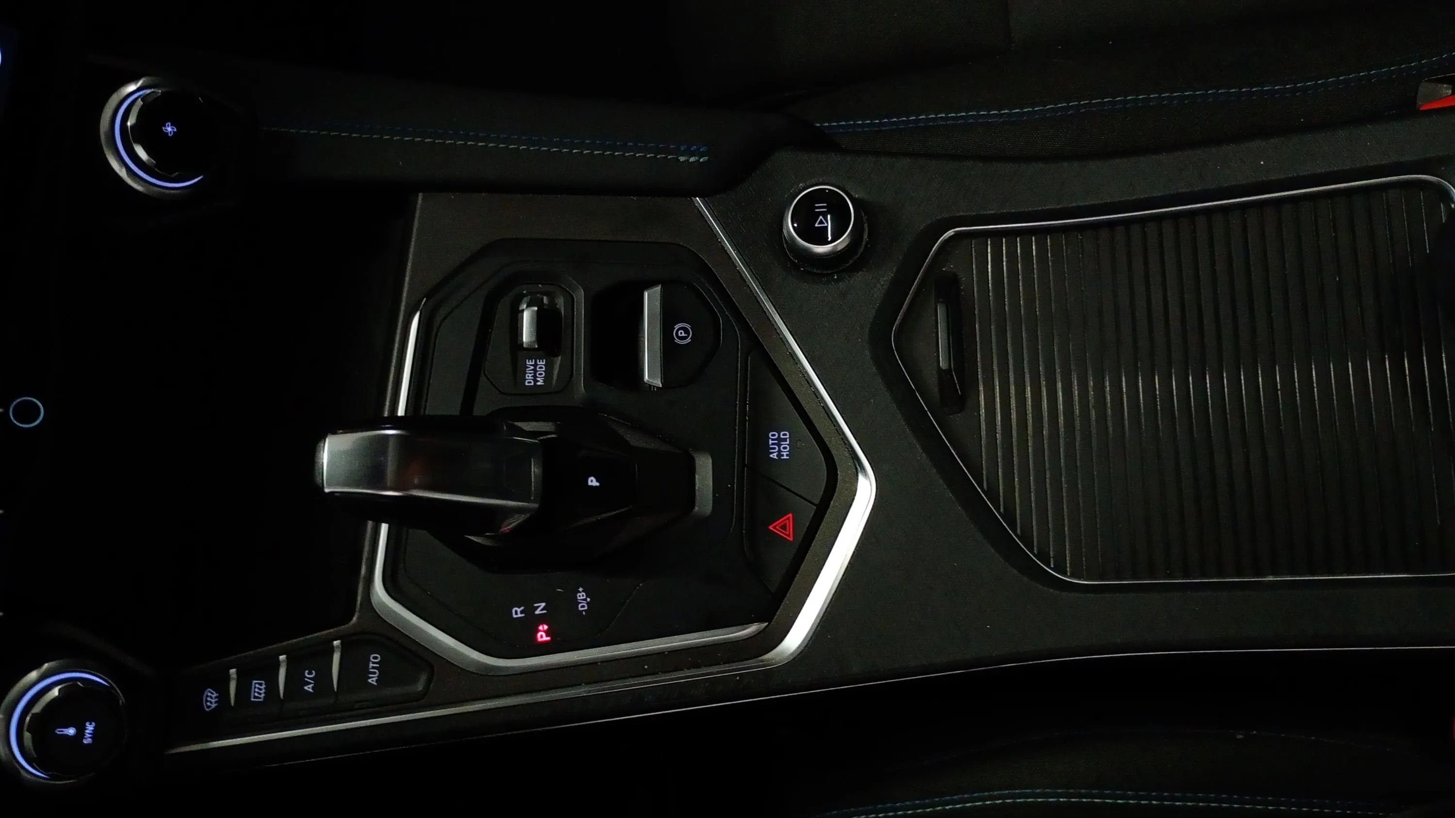 Lynk & Co 01 1.5 PHEV - foto 9