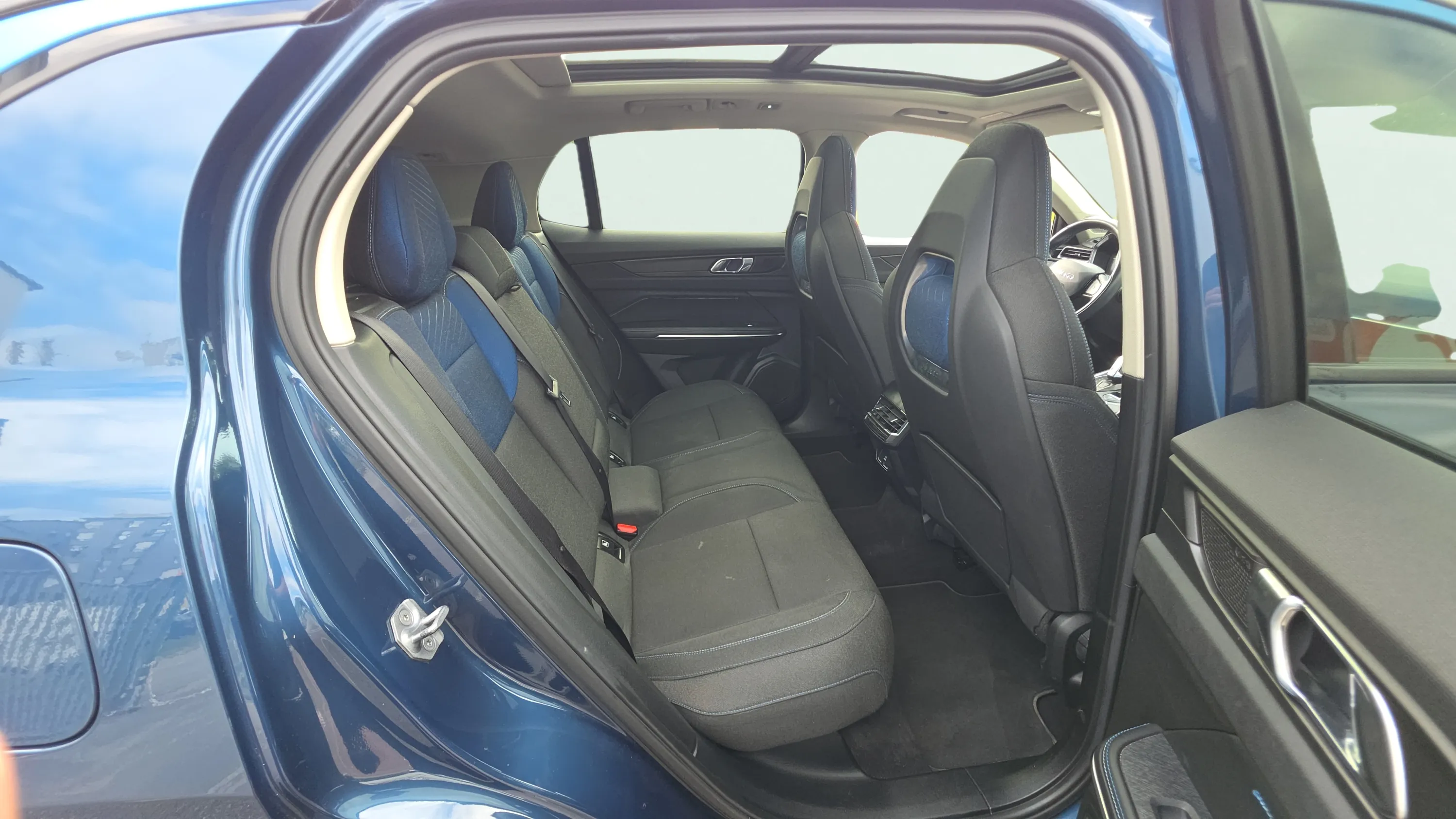 Lynk & Co 01 1.5 PHEV 6. - foto 16