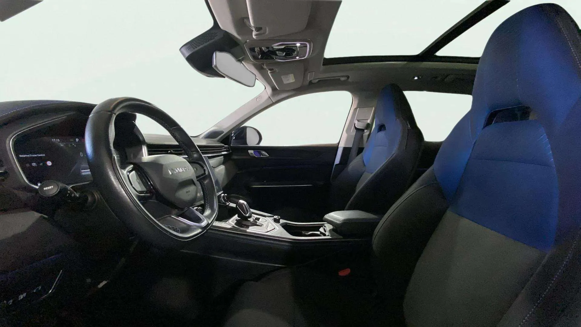 Lynk & Co 01 1.5 PHEV 6. - foto 13