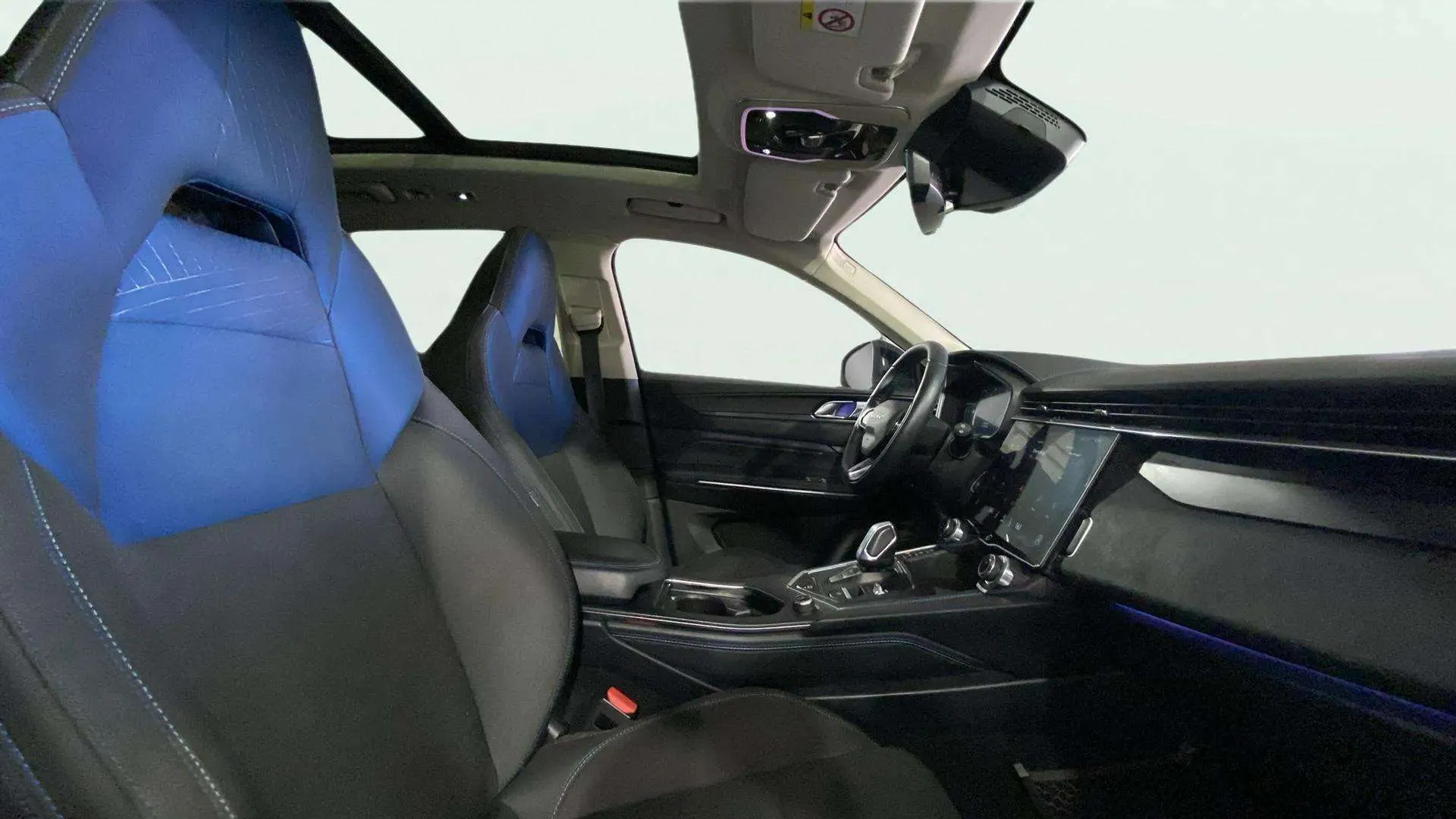 Lynk & Co 01 1.5 PHEV 6. - foto 14